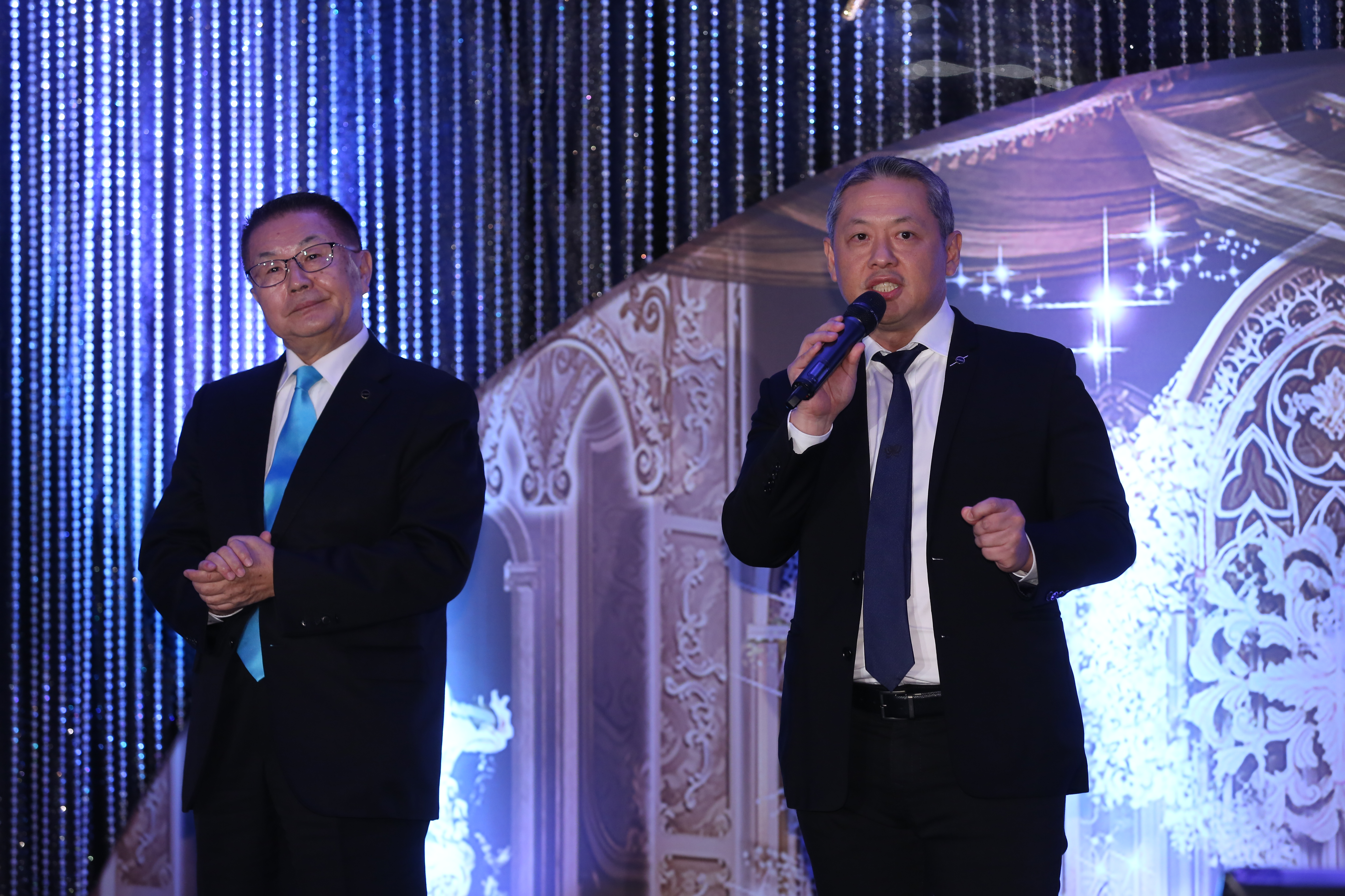 廖鎮漢讓微風百貨聲事達到顛峰，但市場難免有負面的聲音。