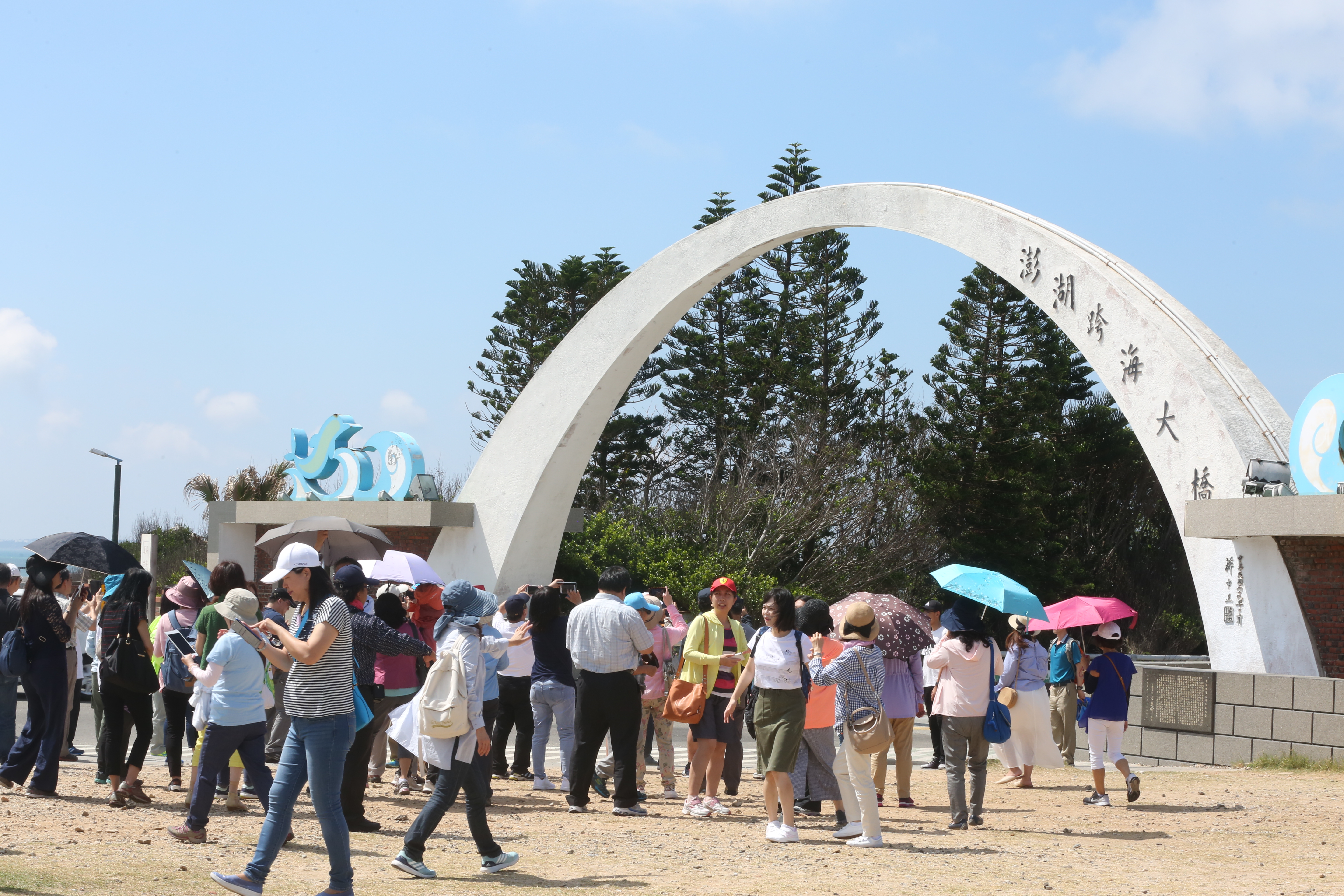 防疫期間悶太久，端午連假國旅大爆滿。示意圖。