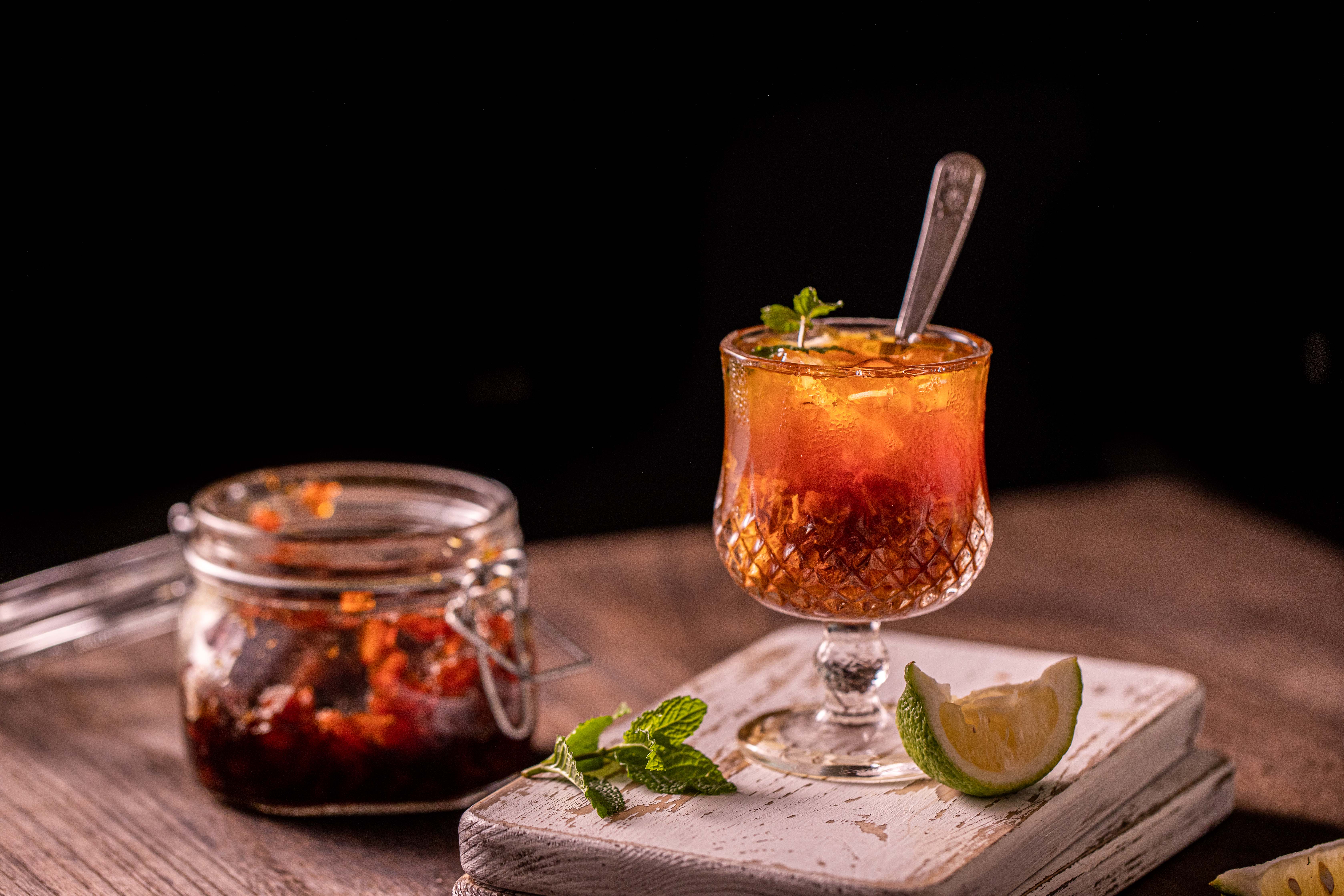 3分鐘教你自製鳳梨冰茶，清涼消暑氣。