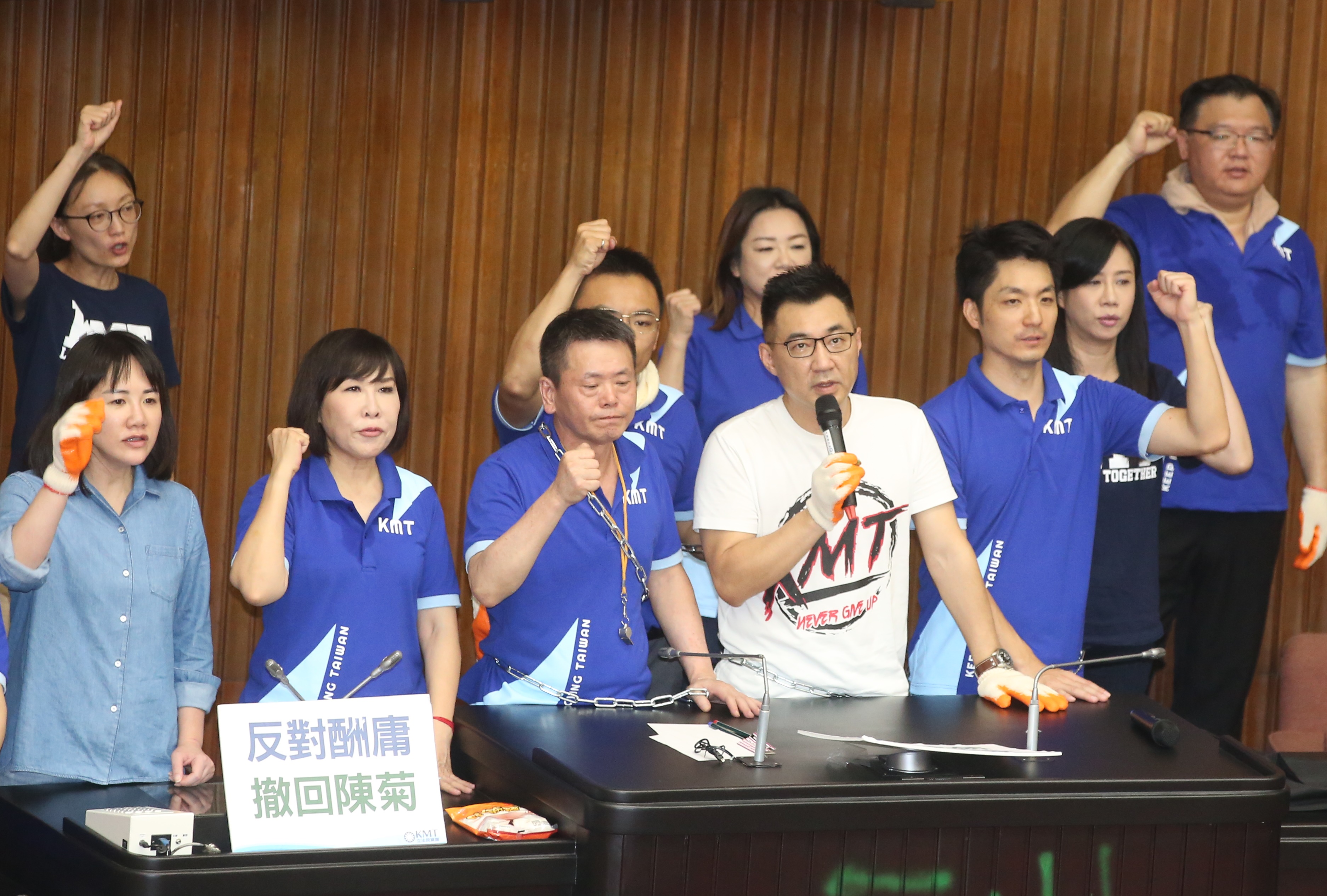 國民黨立委發動攻占立法院議場計畫，幕後指揮官是總召林為洲（前排左三），執行官則是書記長蔣萬安（前排右一）。