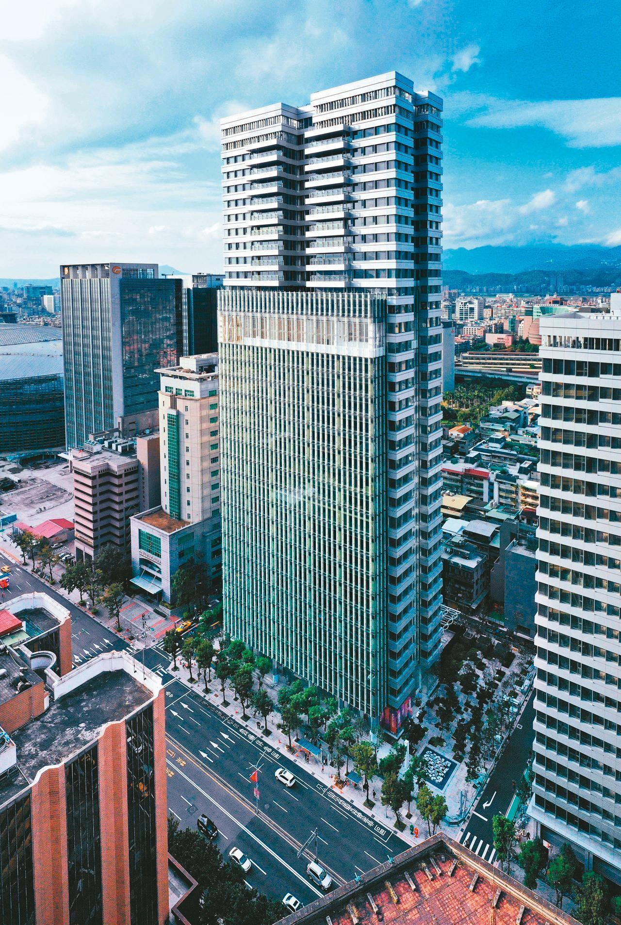 宋學仁砸下新台幣2億元,買下精華地段豪宅給張清芳。(翻攝於璞園官網)