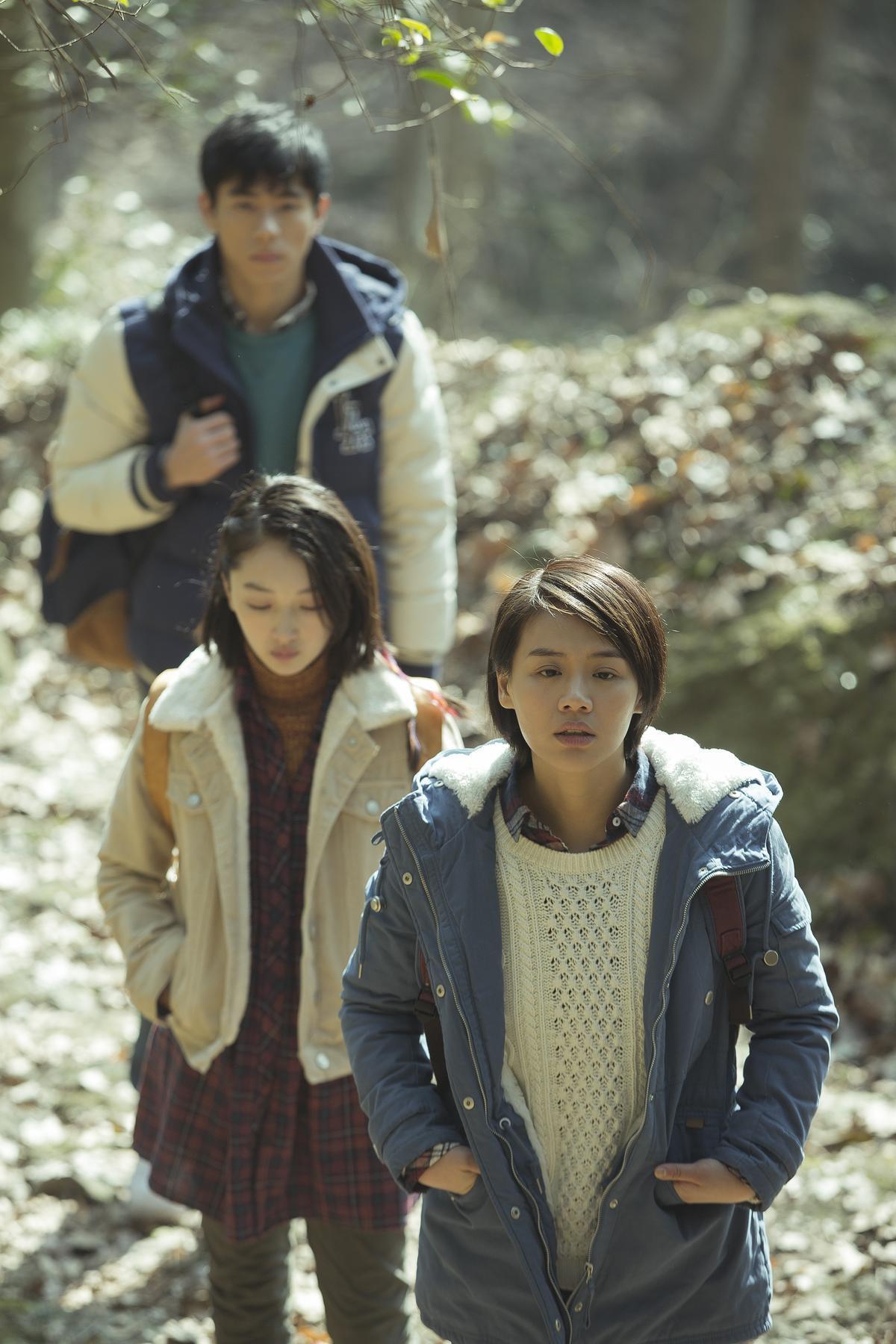 《七月與安生》由馬思純（右起）、周冬雨和李程彬演出。（翻攝自網路）