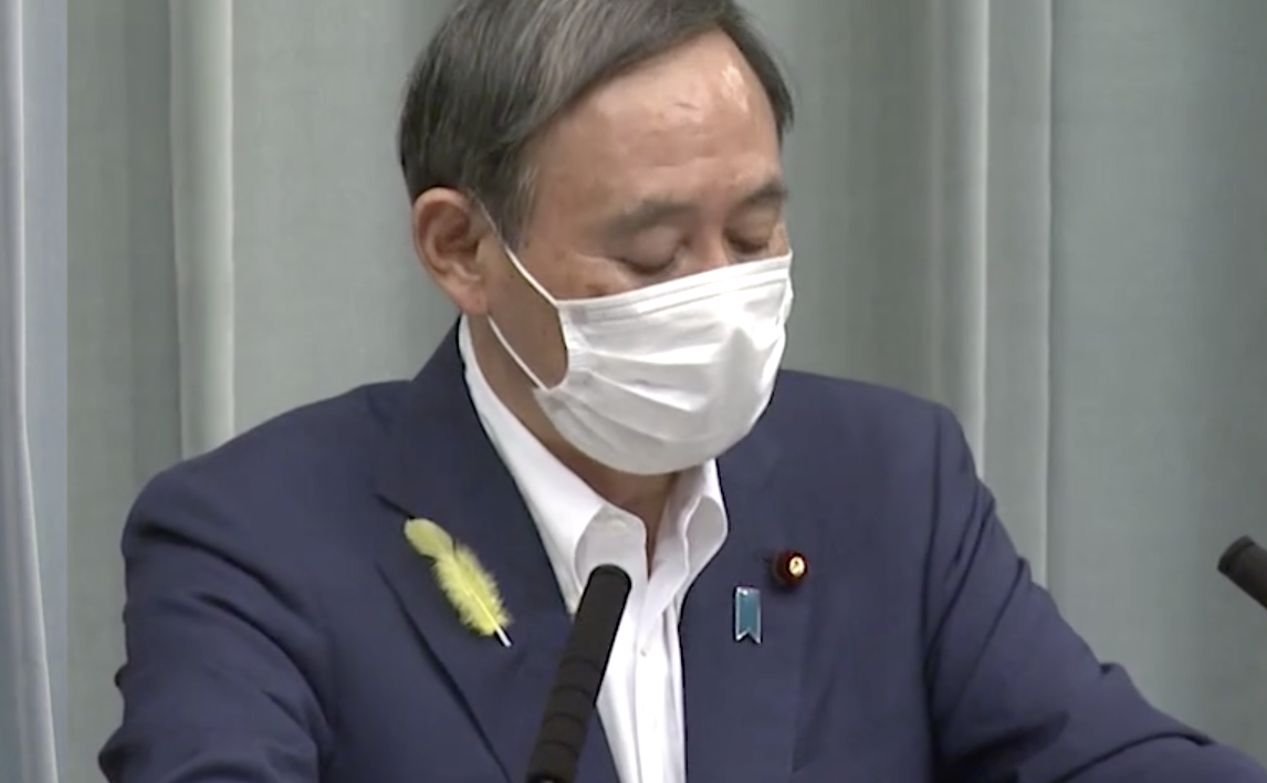 東京連續4天出現單日染疫人數超過50人，日本官房長官菅義偉則表示，目前不需再發布緊急事態宣言。（翻攝内閣広報室）