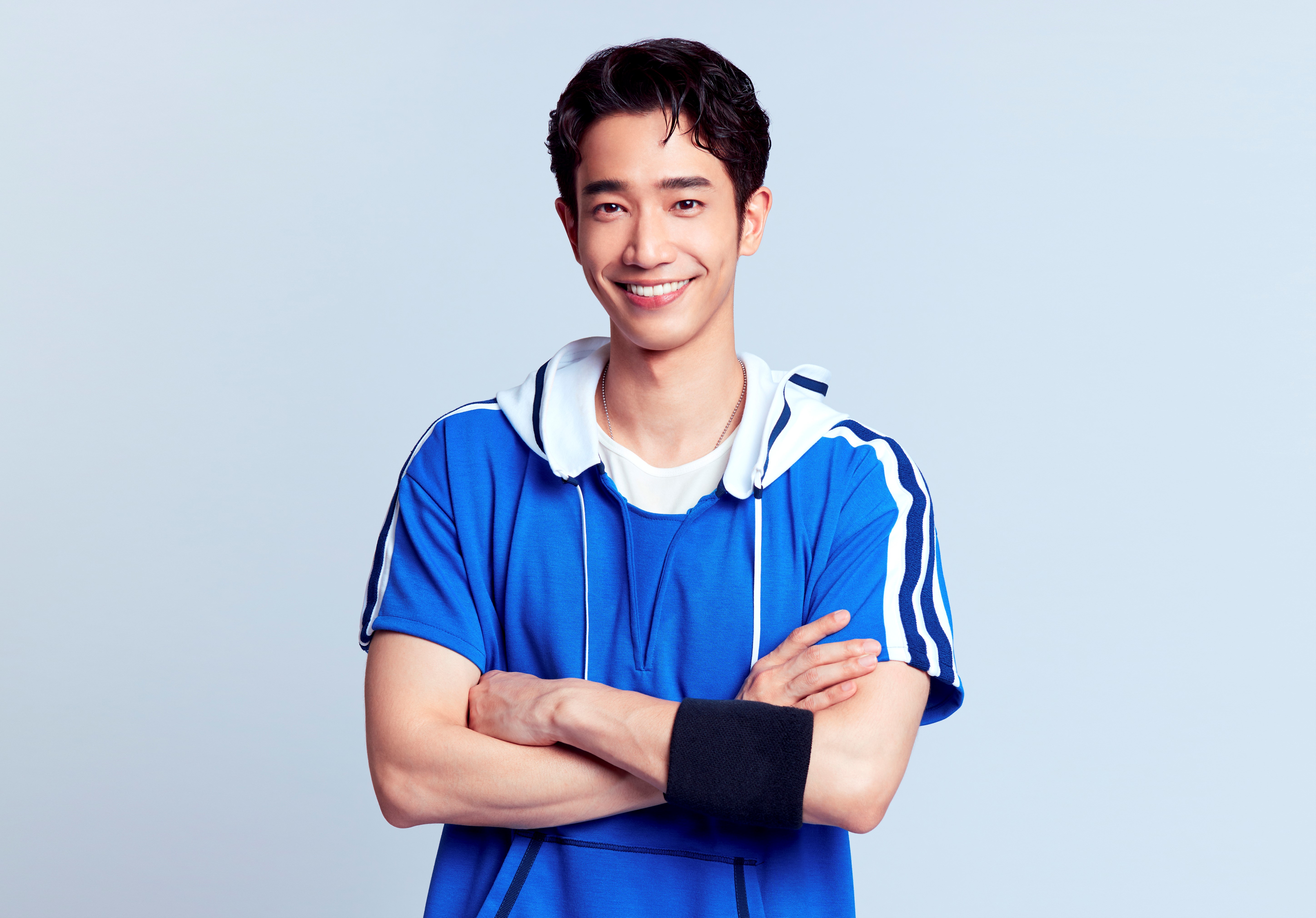 劉以豪跨界主持旅遊實境節目取得好成績，也獲得飲料廠商青睞成為代言人。（圖／劉以豪工作室提供）