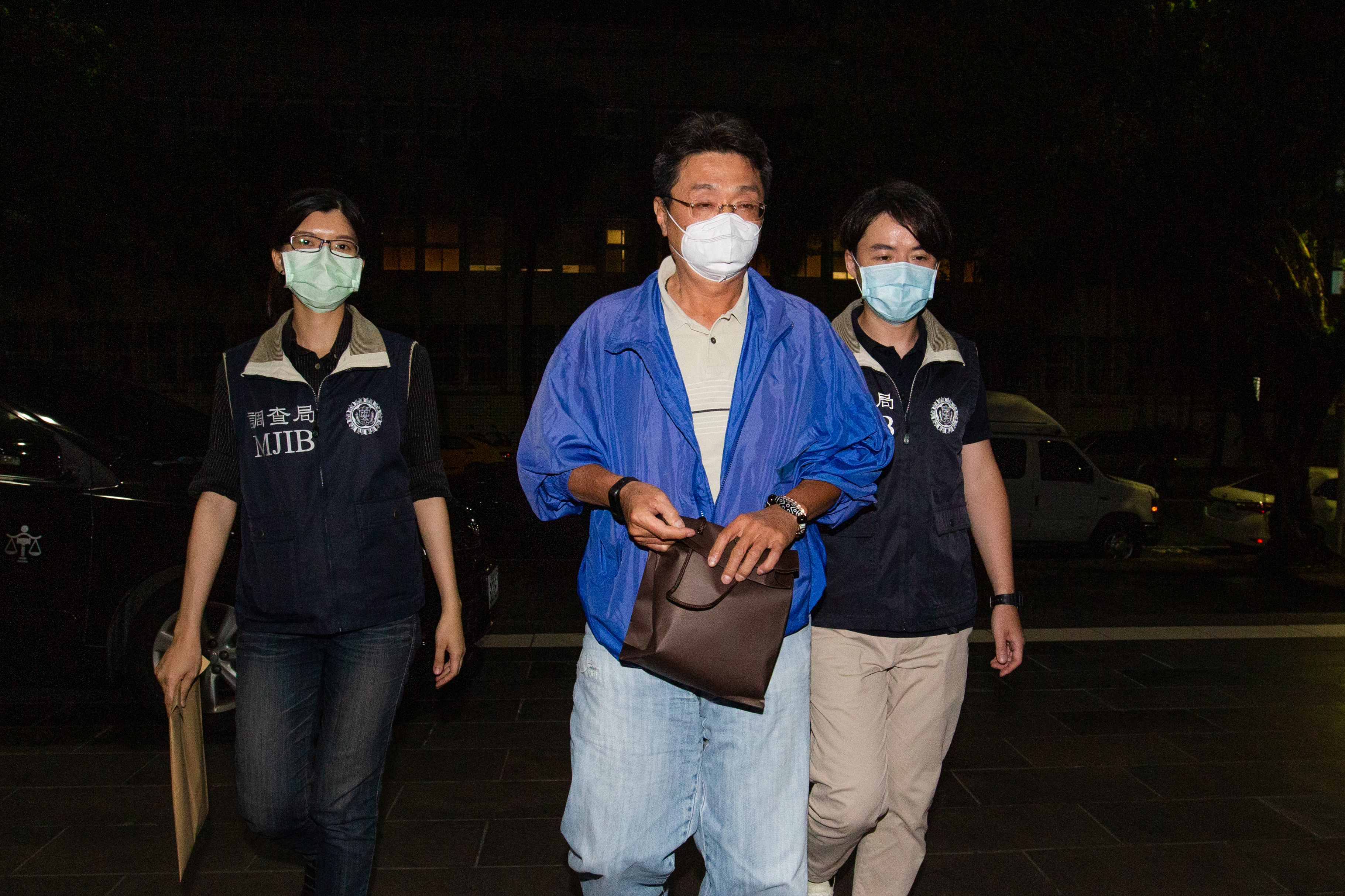 洪村騫的祕書李世仁也被依違反貪汙治罪條例，向法院聲請羈押禁見。