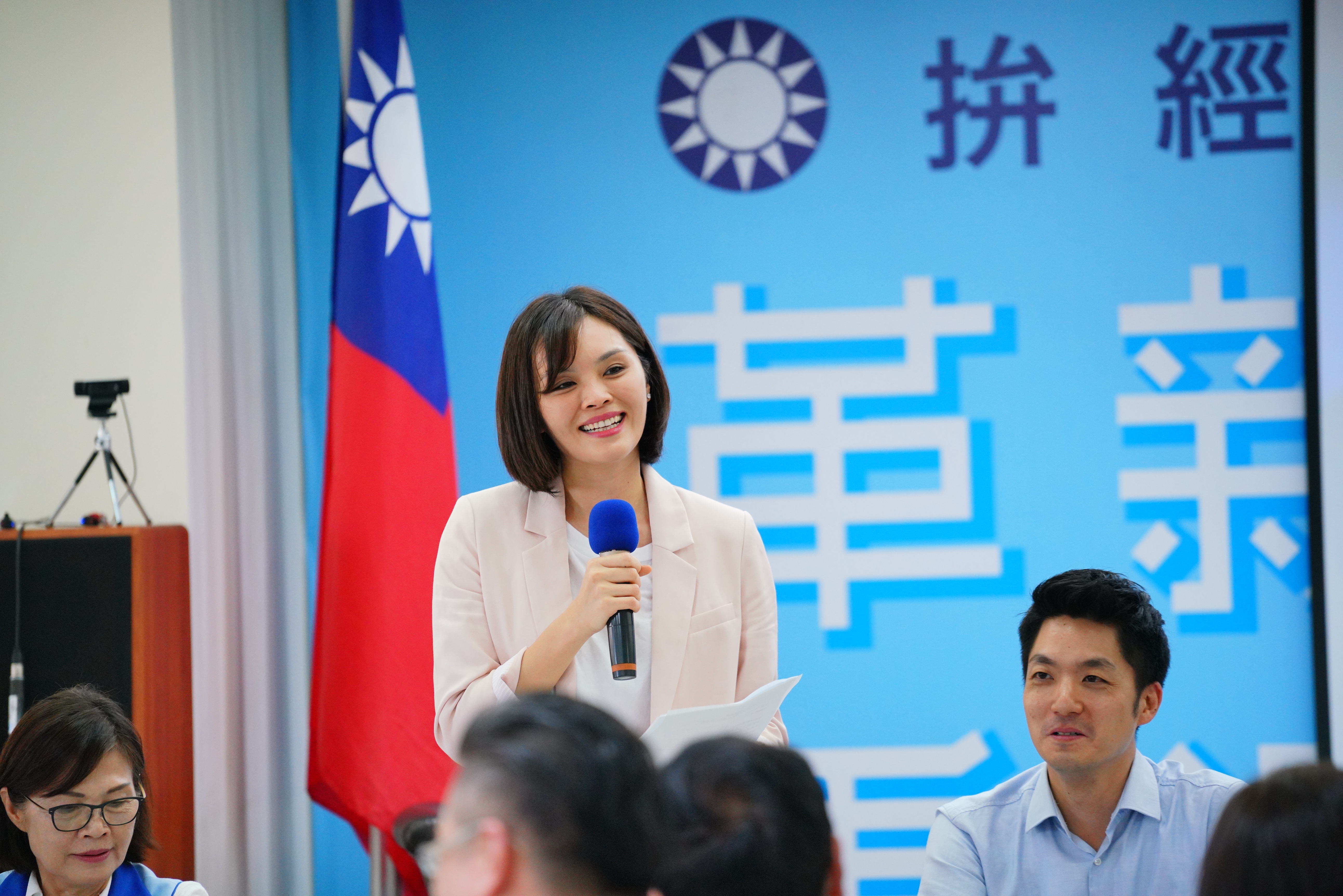 高雄市議員李眉蓁代表國民黨參加高雄市長補選。