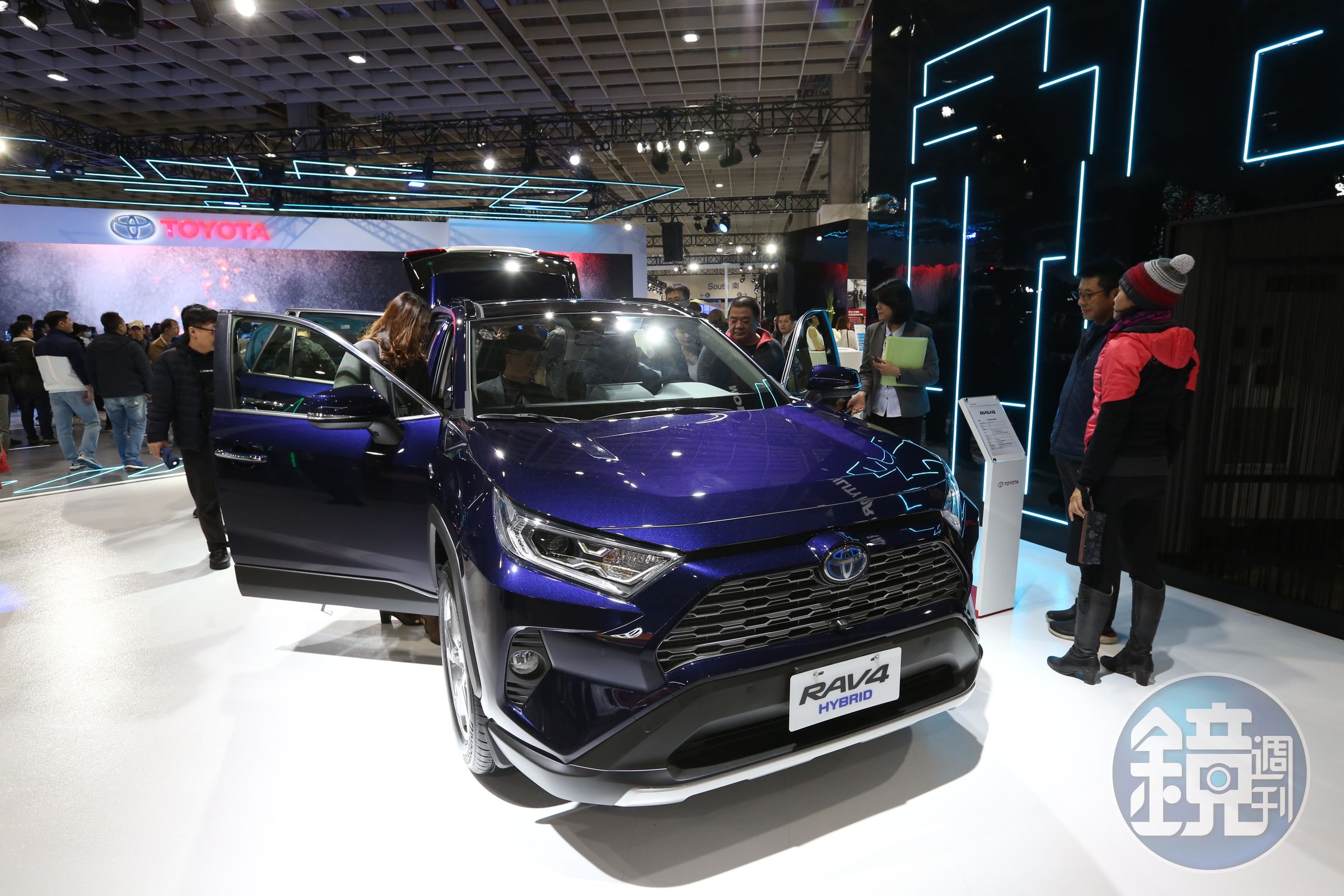 和泰代理的LEXUS趁賓士缺車之際，續奪豪華進口車王座。