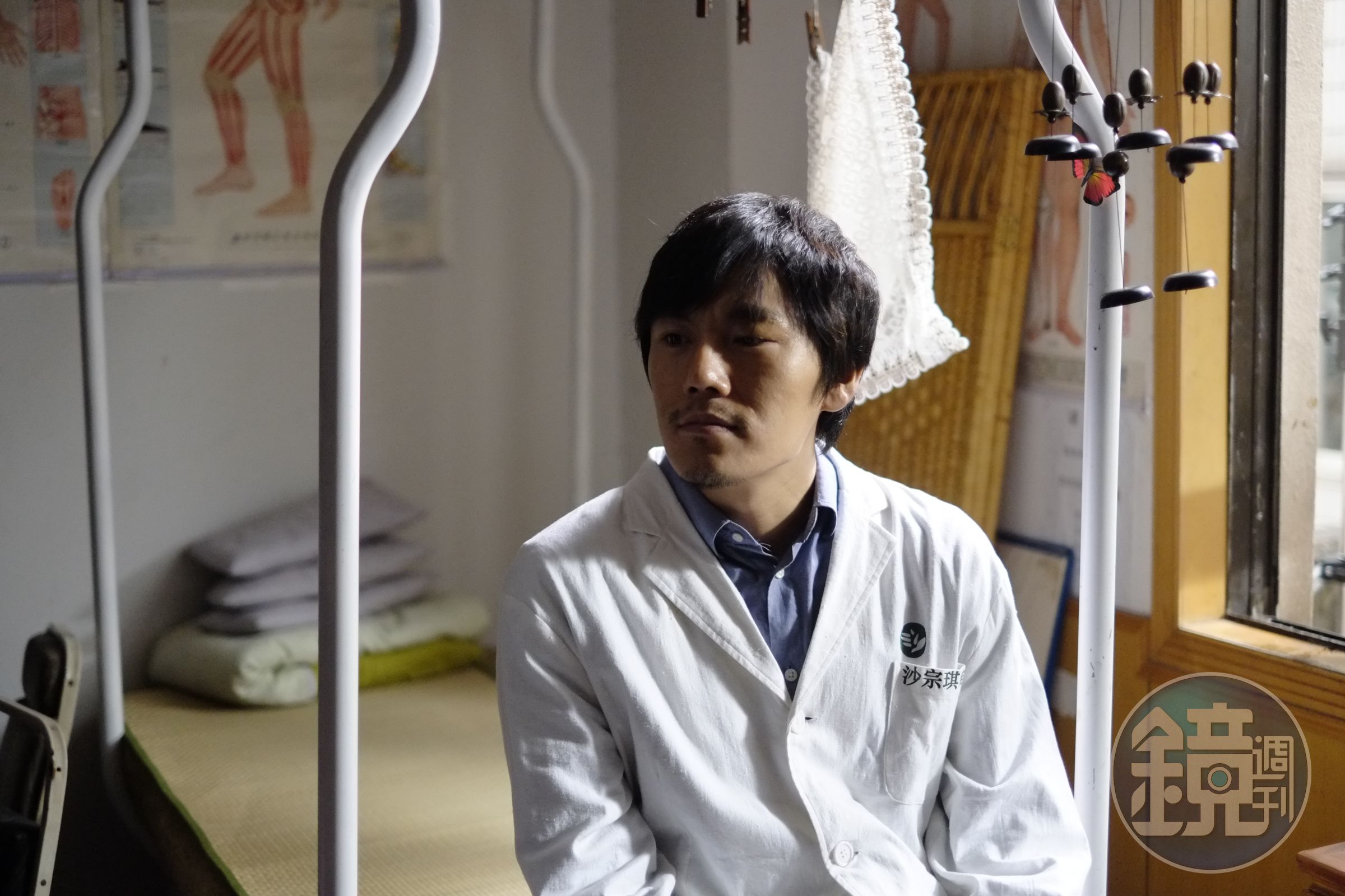 奏昊在《推拿》中演出樂觀的盲人，為了追求傳神自然的演出，苦了自己的眼睛。（前景娛樂提供）