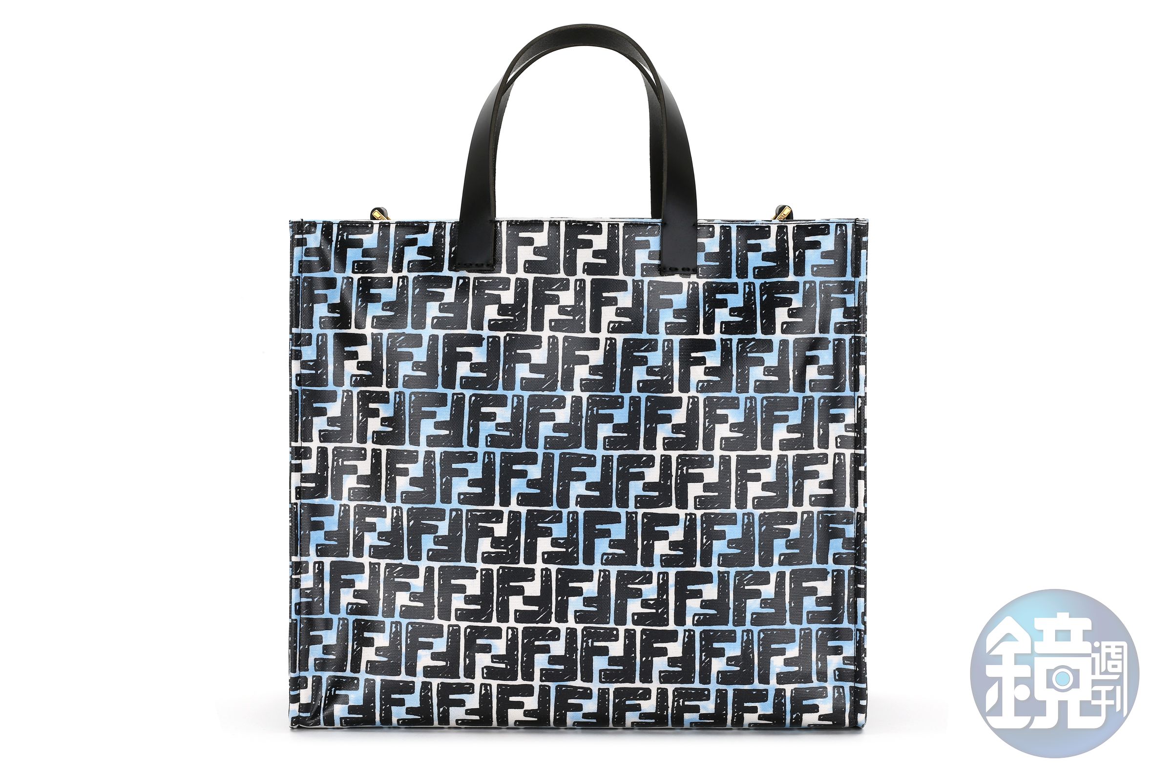 FENDI California Sky Shopper，NT$63,000。（FENDI提供）