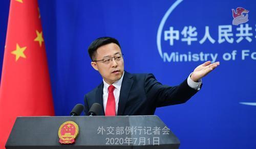 中國外交部發言人趙立堅於記者會上指出，中方要求美聯社等4間媒體7天內申報相關資料。（翻攝中國外交部網站）