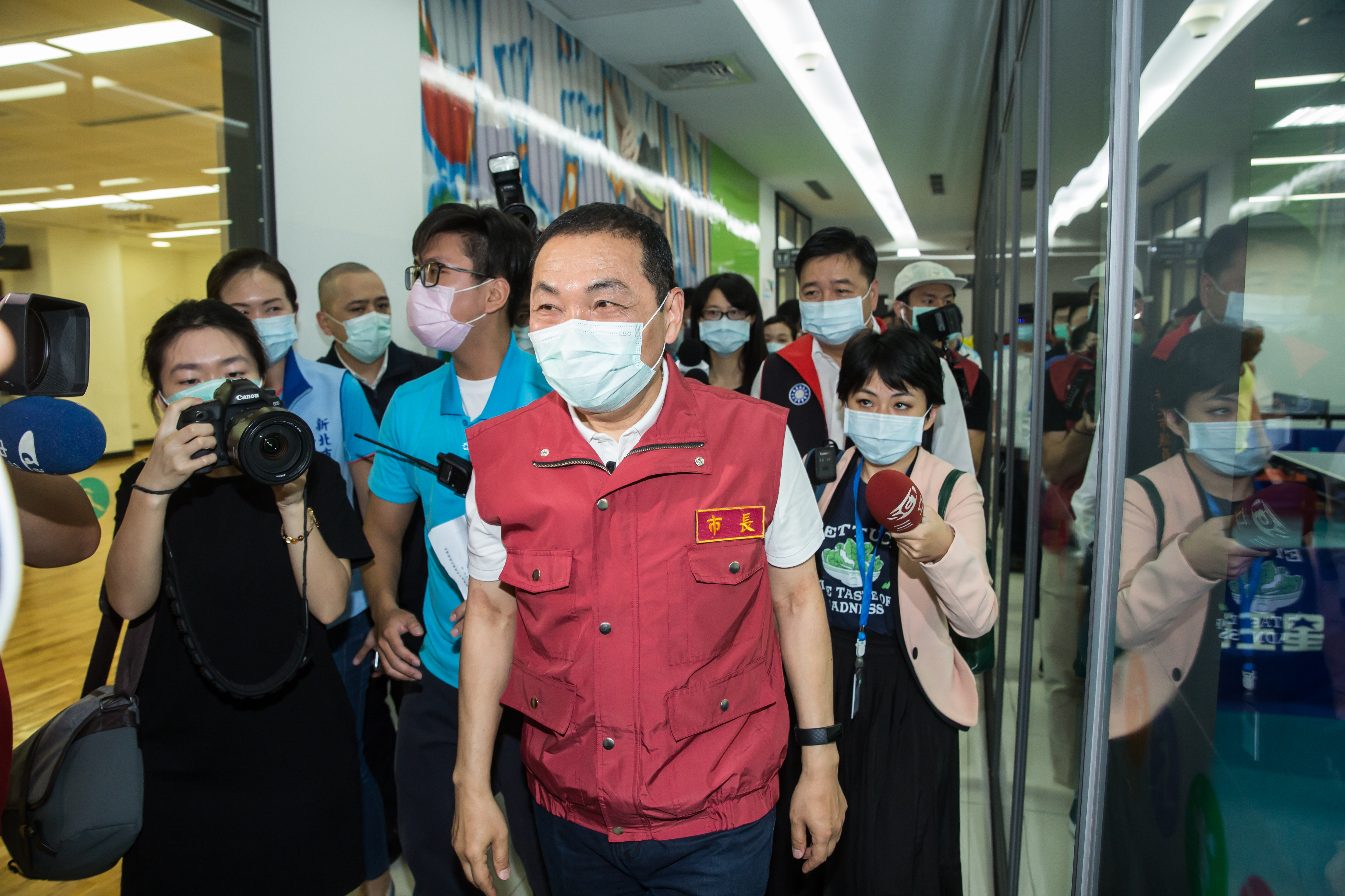 新北市長侯友宜認為，發放振興三倍券過程中難免有一些瑕疵，只要能馬上做好調整，中央與地方共同帶動後疫情時代的經濟，才是最重要的共同目標。（本刊資料照）