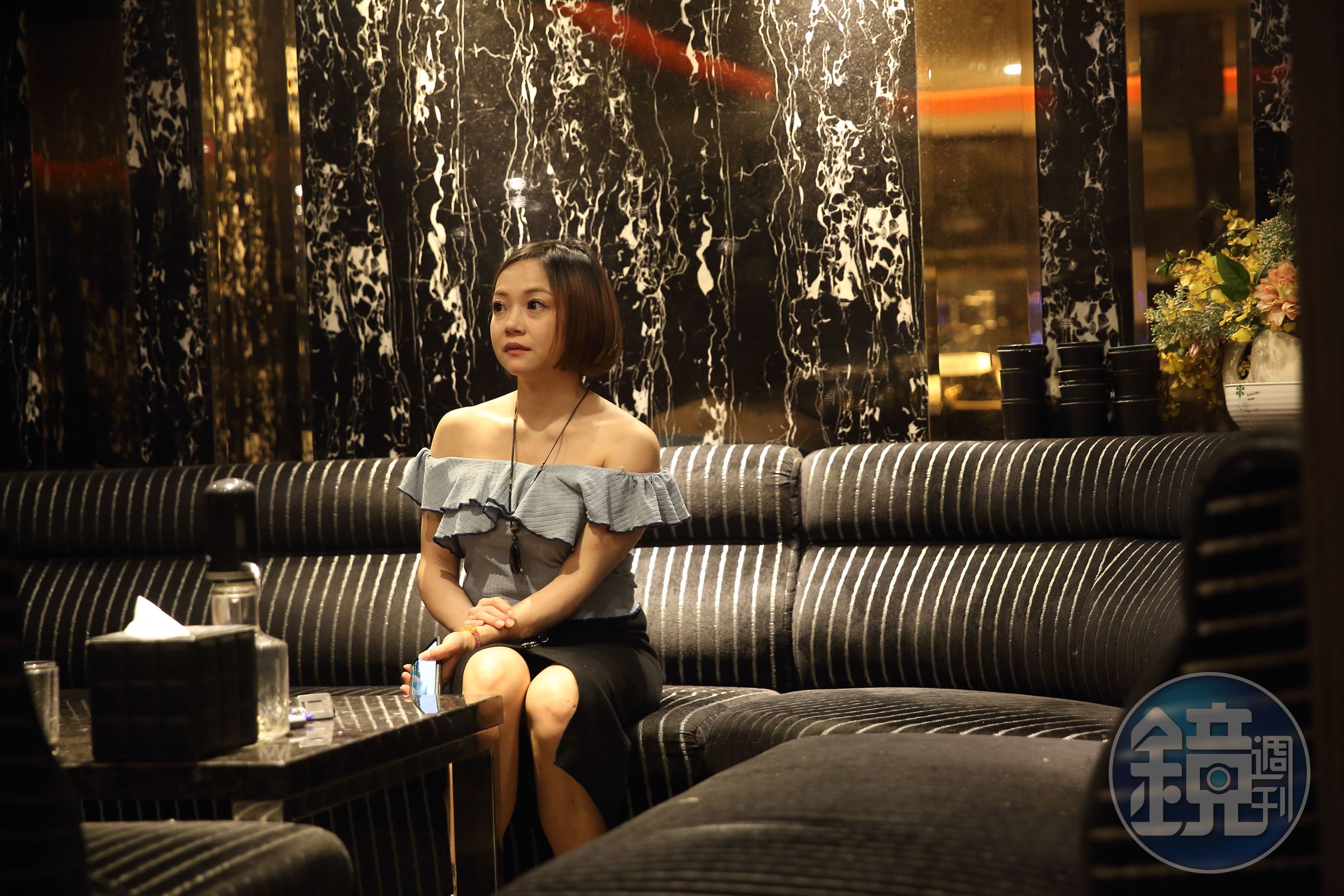 個子嬌小、長相甜美的鄭安室看不出今年已40歲。她18歲入八大行業，目標就是要賺到錢。