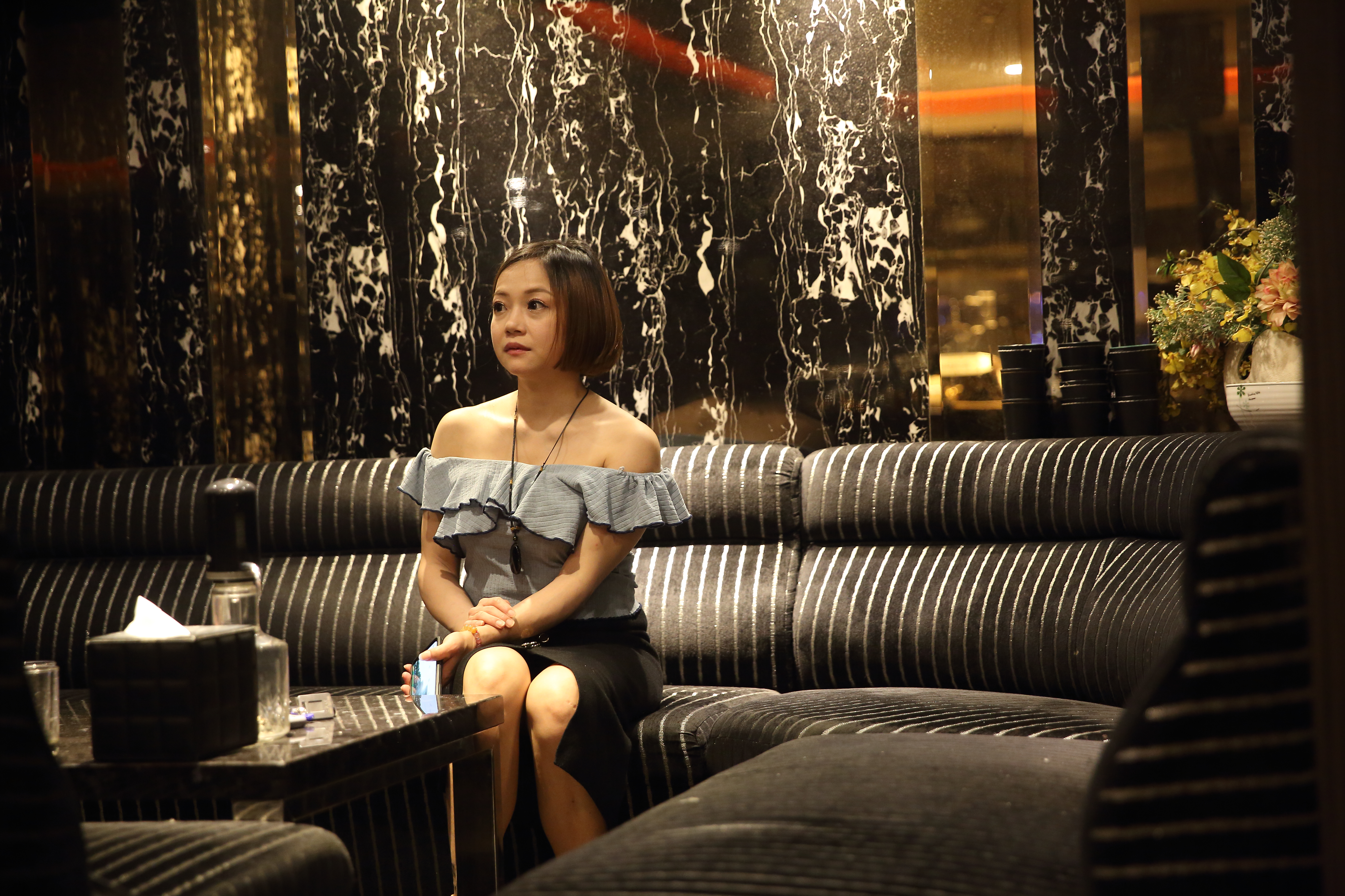 個子嬌小、長相甜美的鄭安室看不出今年已40歲。她18歲入八大行業，目標就是要賺到錢。