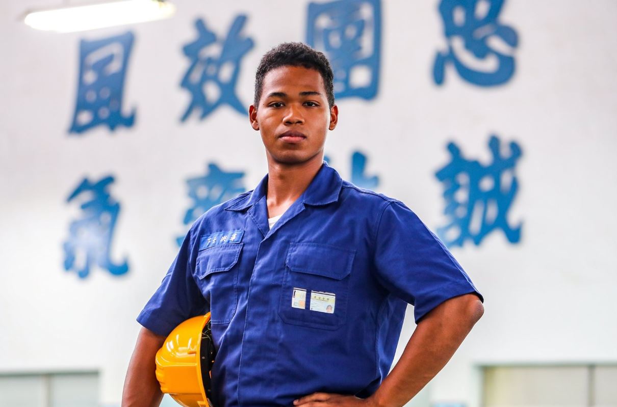 洪澤是由外婆帶大，所以說得一口流利台語。（翻攝自青年日報臉書）