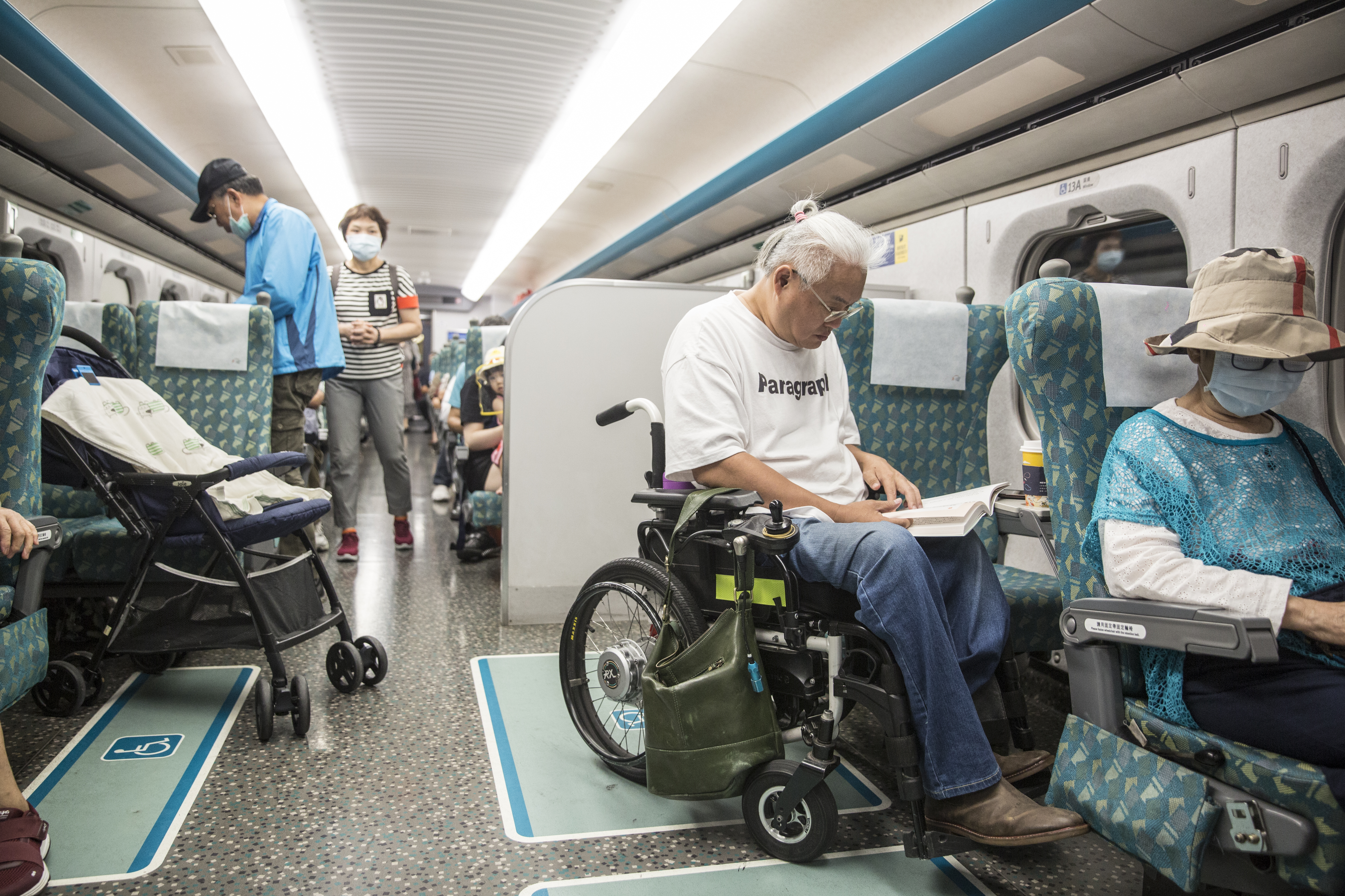 目前定居台中的范可欽，每月總有幾天會搭高鐵北上工作。