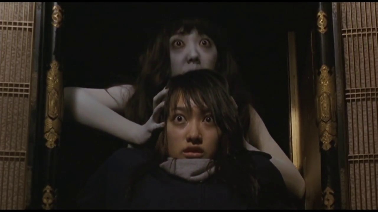 「伽椰子」是《咒怨》系列作品中的靈魂角色，從2000年的錄影帶版本就已存在。（翻攝IMDb）