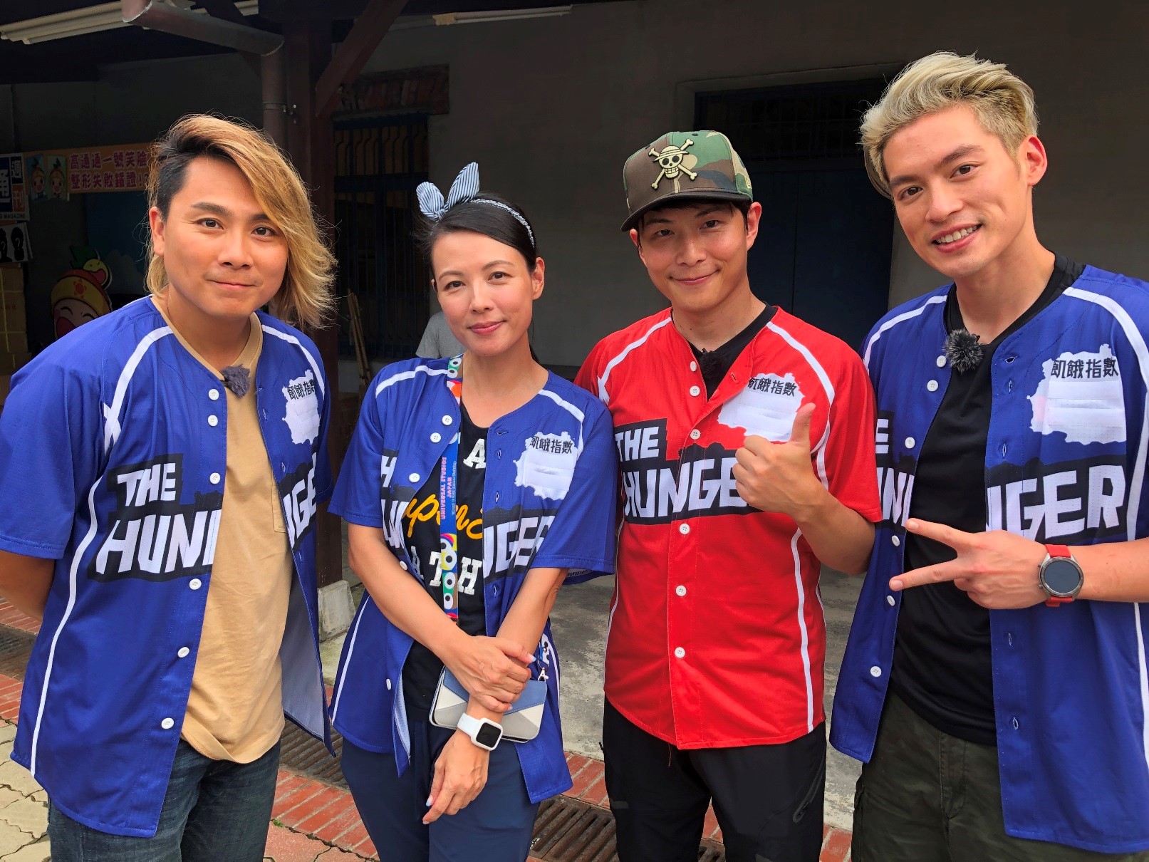 陳孝萱（左2）受邀參加《飢餓遊戲》節目錄製。（中視提供）