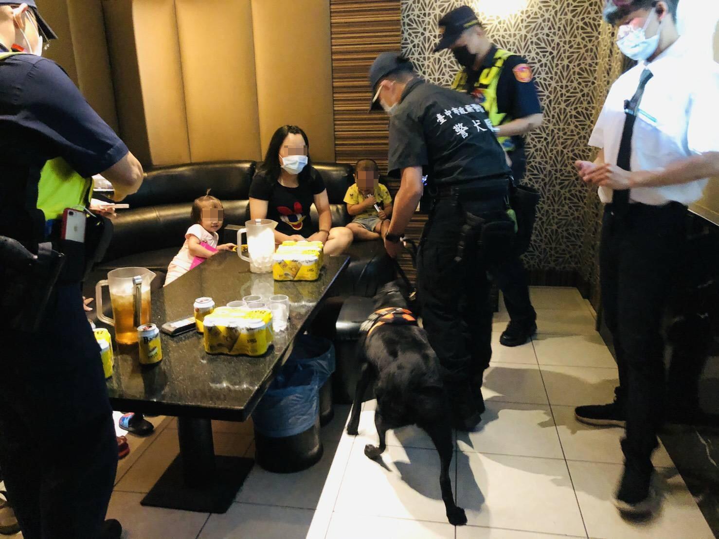 有20公克的限制，即使警方出動警犬、臨檢掃蕩，也很難查獲毒販。（資料照）