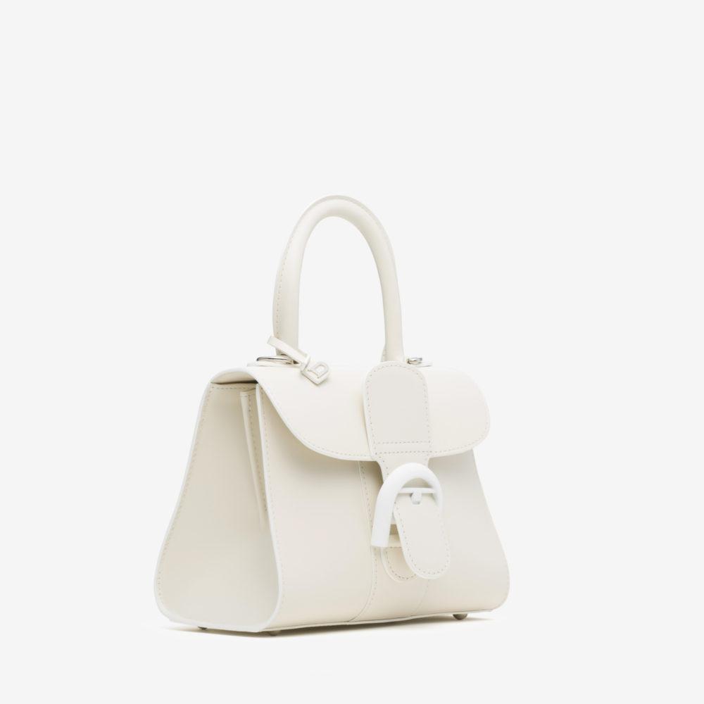 DELVAUX Brillant系列象牙白小型牛皮肩揹包。NT$168,100（美之心提供）