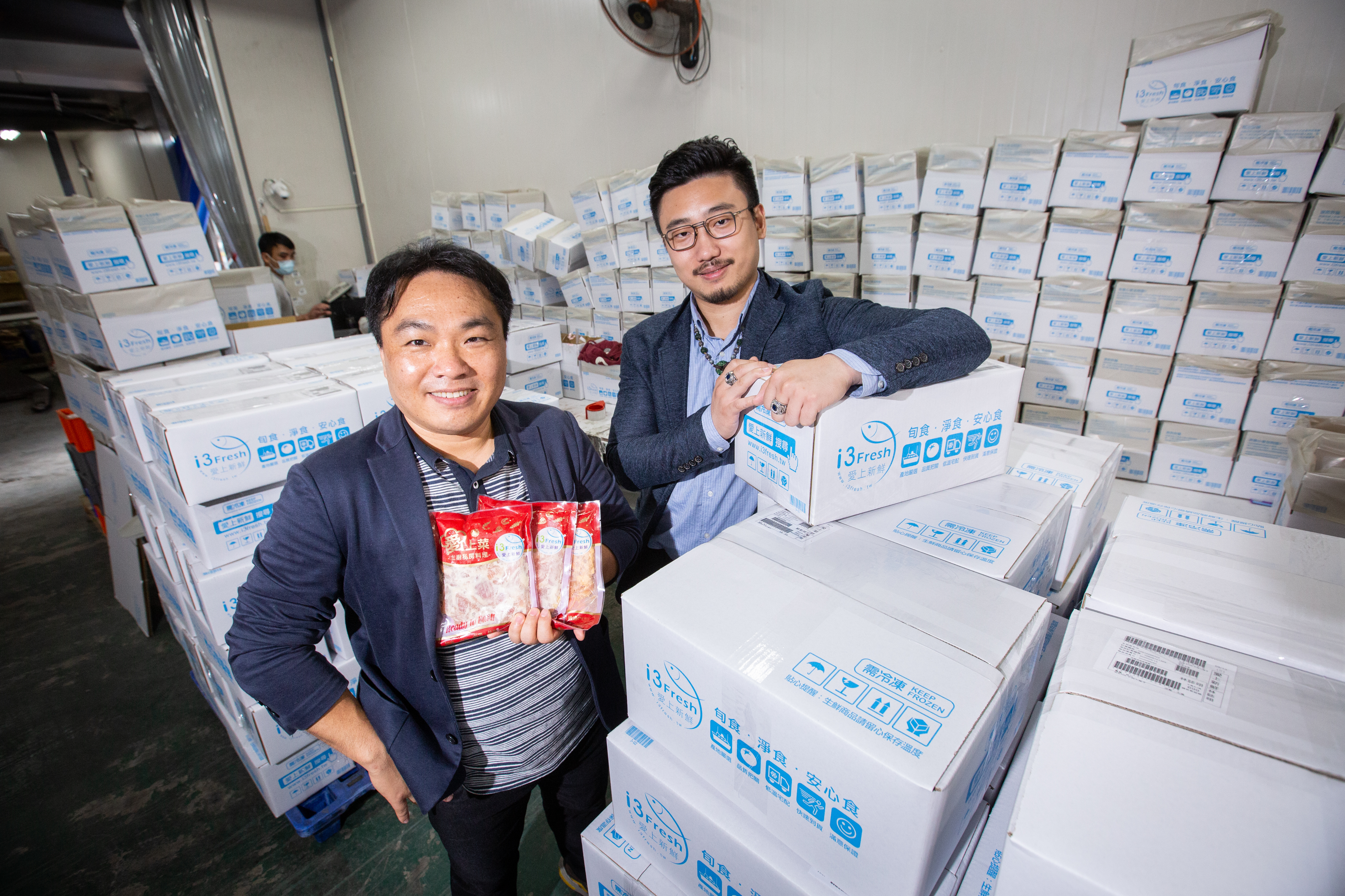 採購經驗豐富的吳榮和，加上專攻網路行銷的張佑承，創造了前所未有的品牌電商模式。