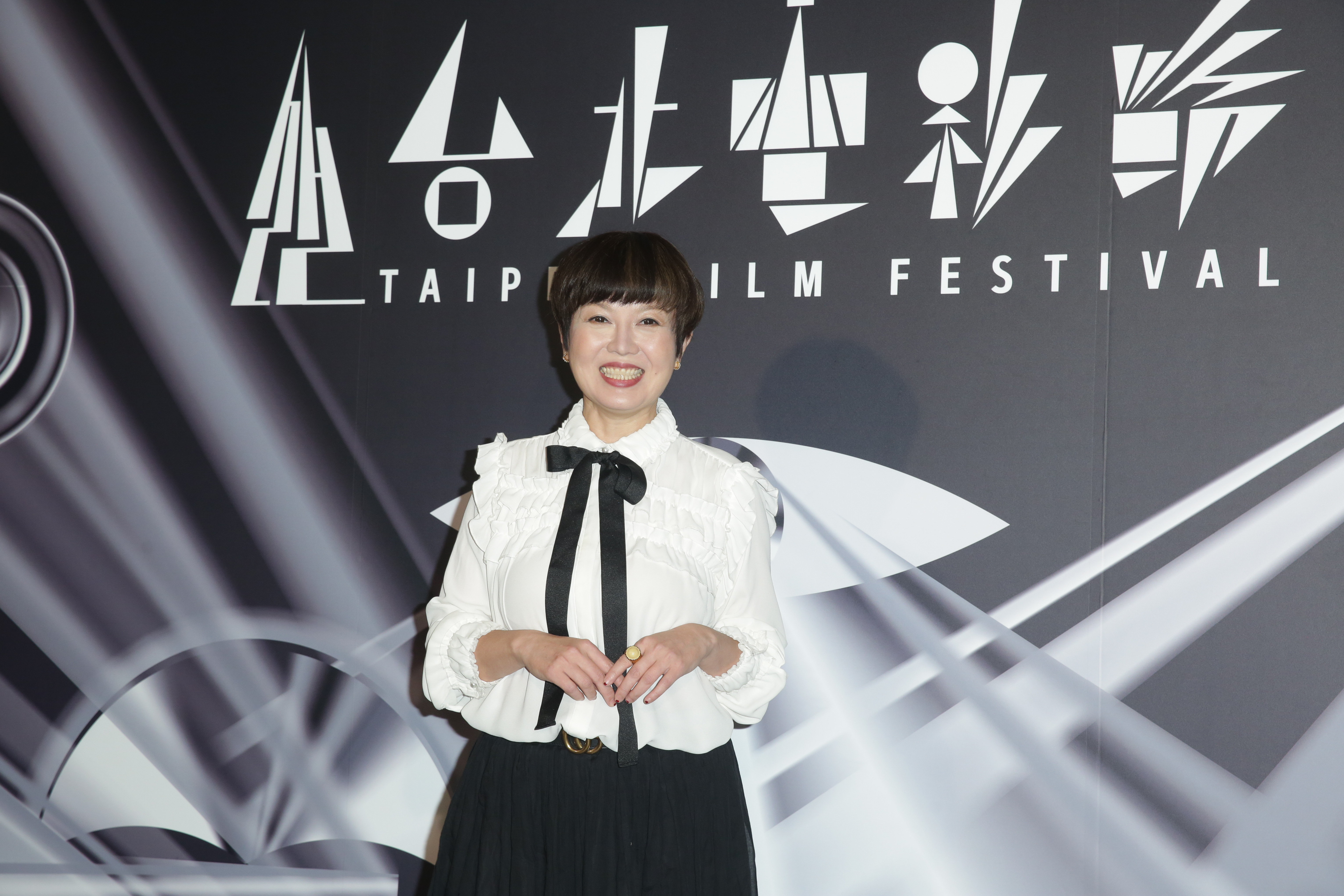 苗可麗在《迷走廣州》突破戲路，扮演壓抑的母親，讓她直呼「不罵人也好看。」