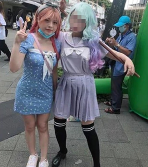 對於曾與爭議女子合影，米砂回應對該女行徑並不知情。（翻攝自臉書）