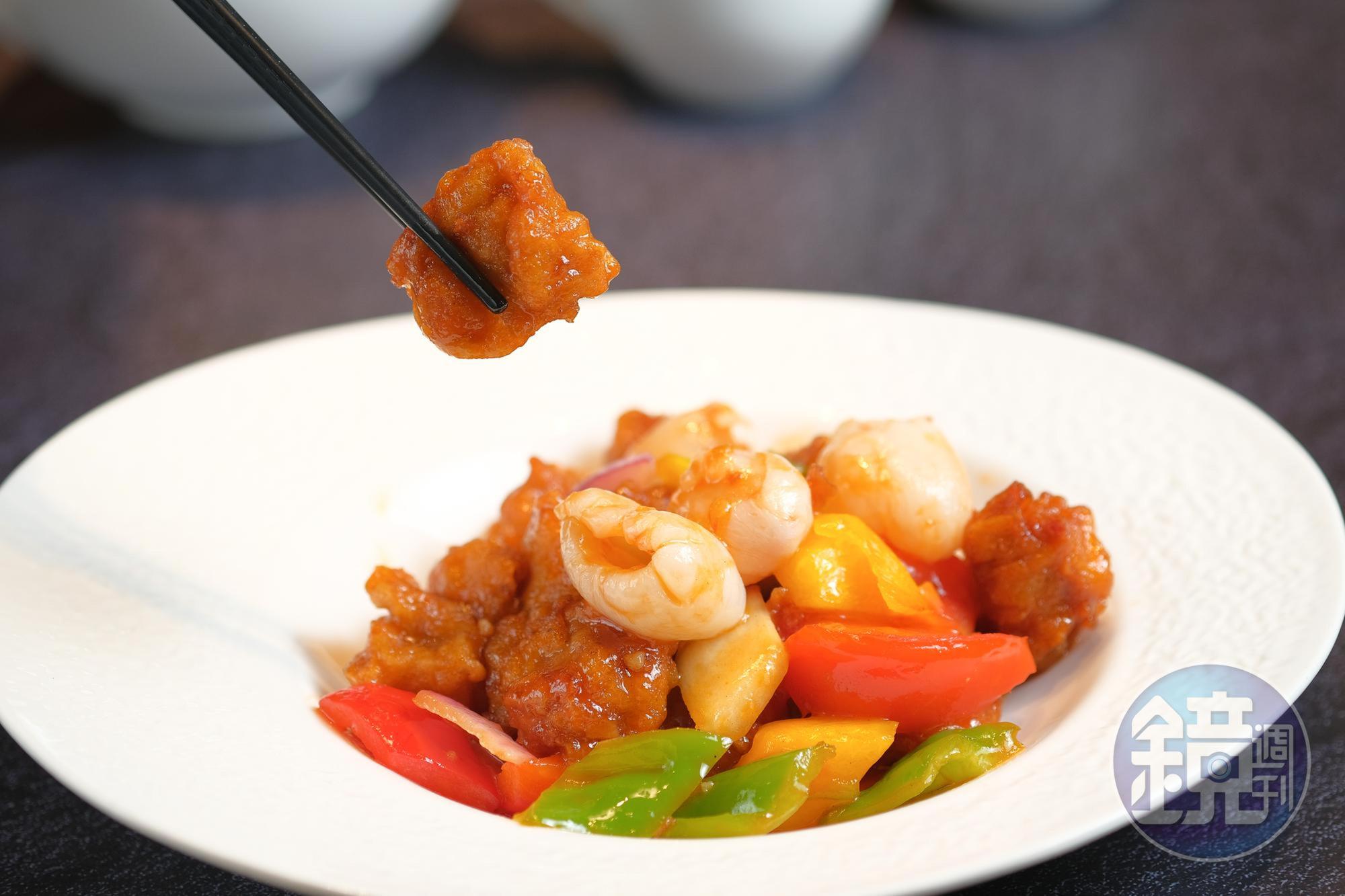 「莆田荔枝肉」除了糖醋醬的酸甜，還多了荔枝的果香，配著果肉吃還能解肉膩。（280元／份）