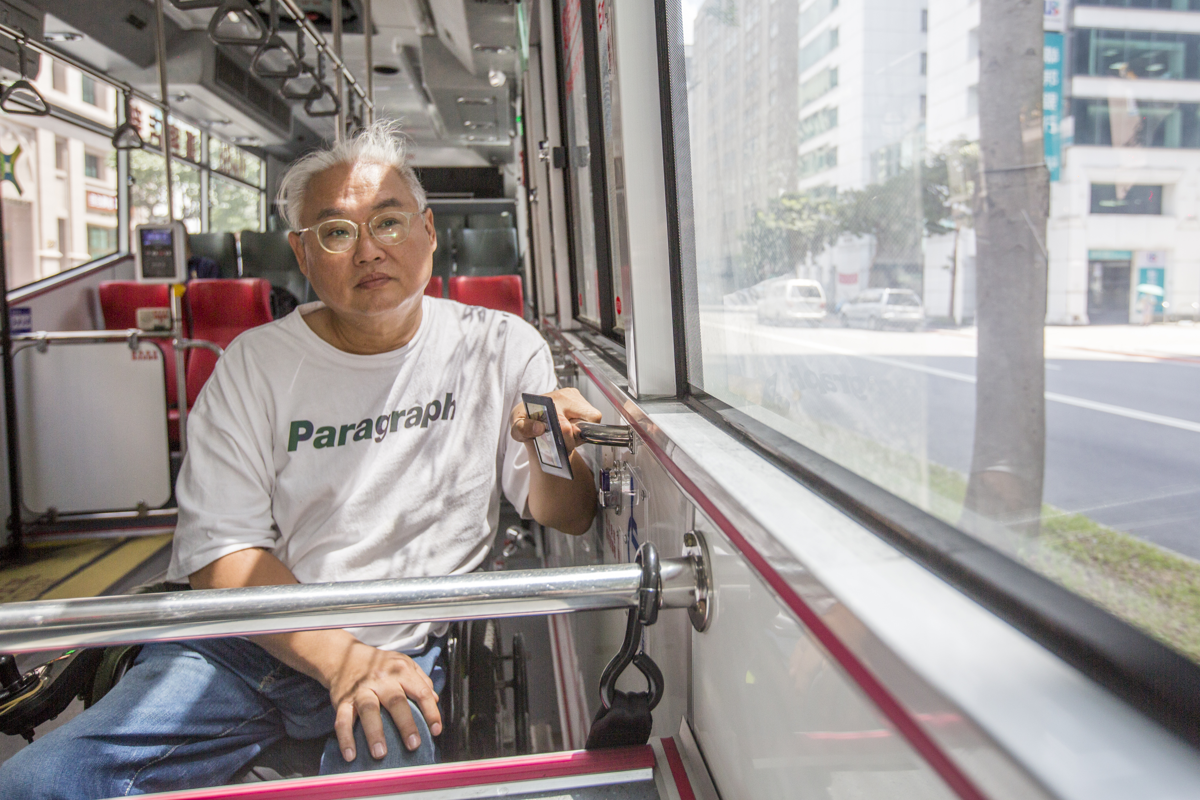 廣告導演范可欽痛訴，沒有完整的保險統計數據幫助身心障礙者。