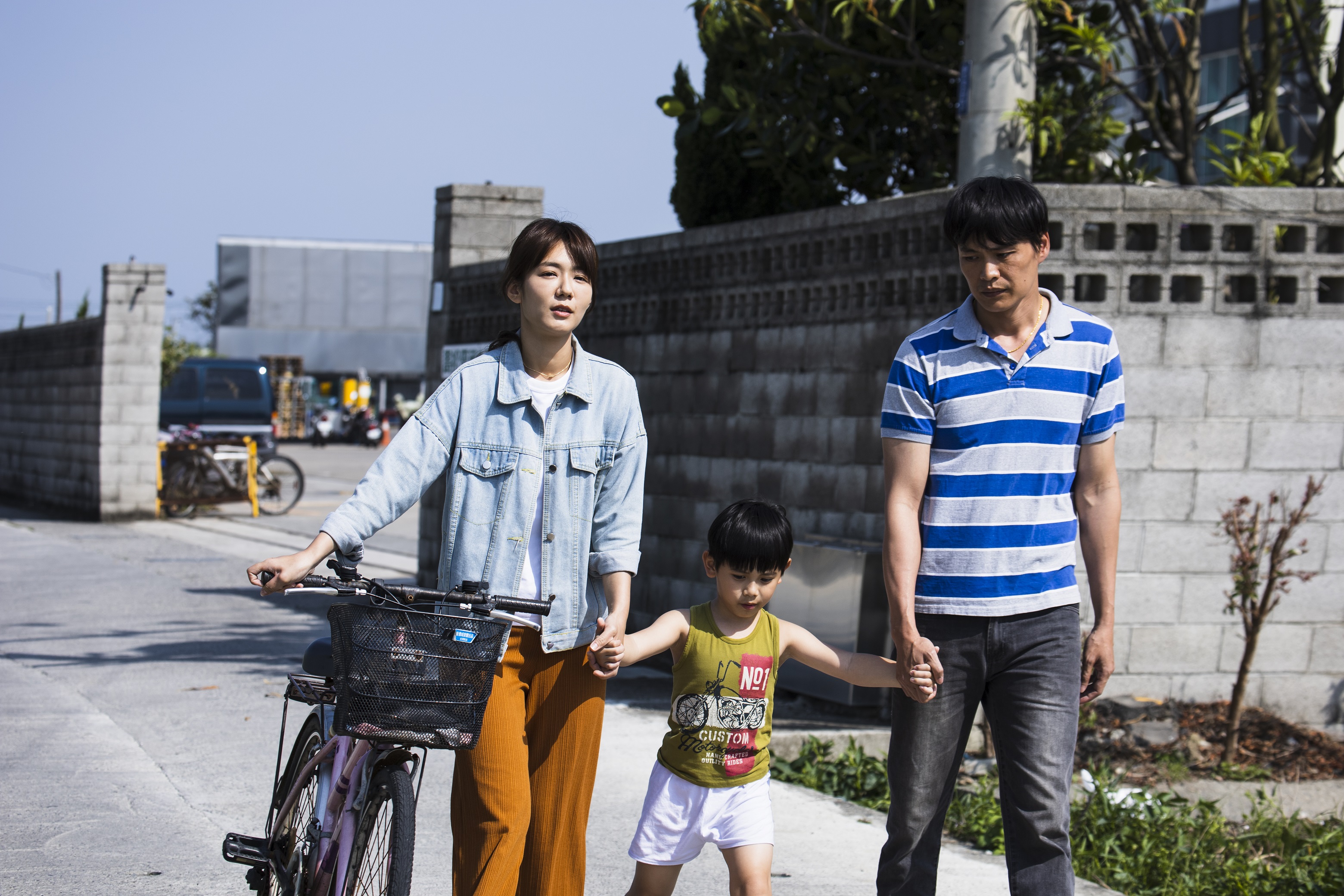 李又汝跟黃鐙輝及小孩黎子涵。(民視提供)
