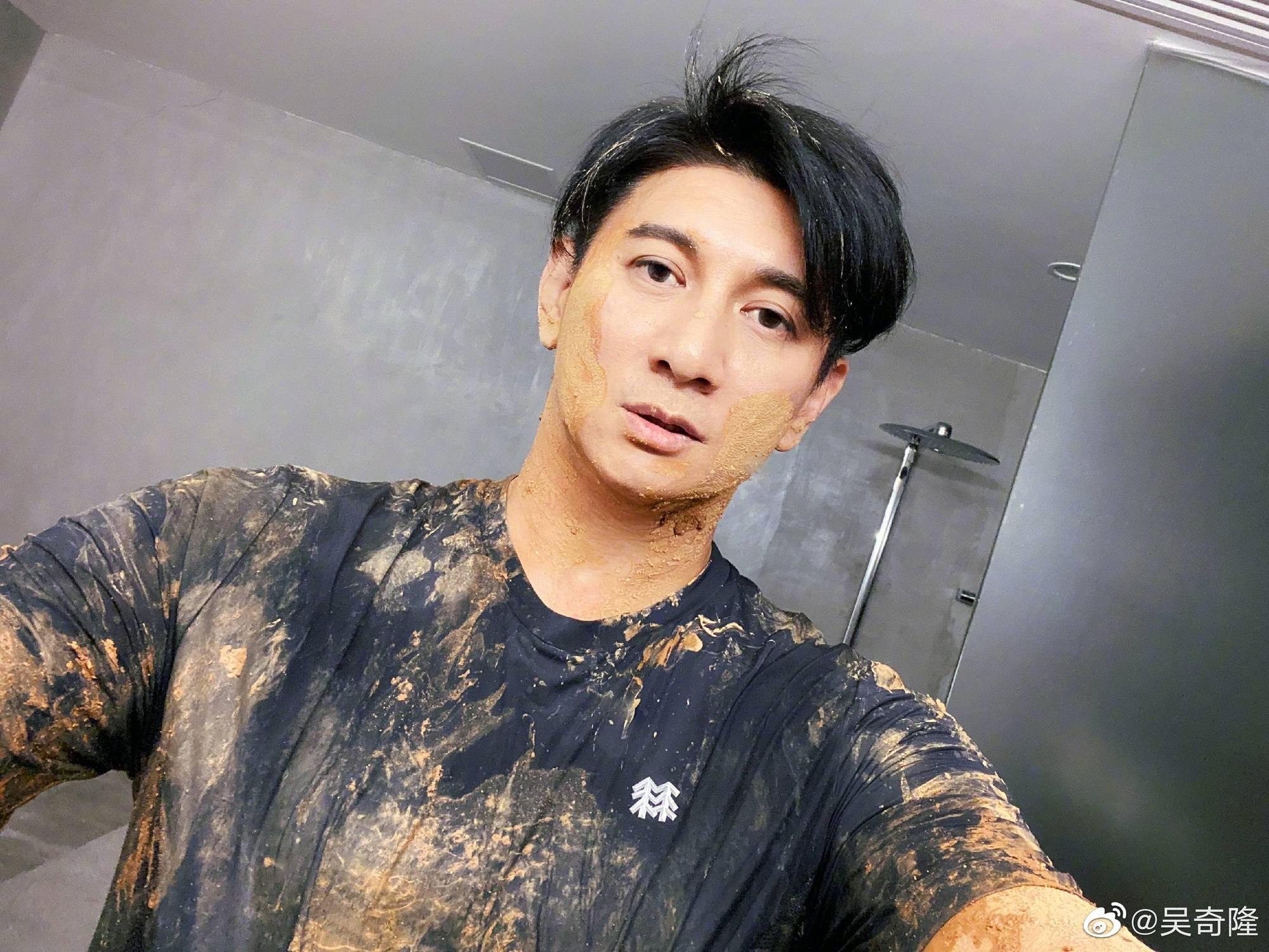 吳奇隆目前幸福美滿,但前一段婚姻卻是鬧得不可開交。(翻攝吳奇隆微博)