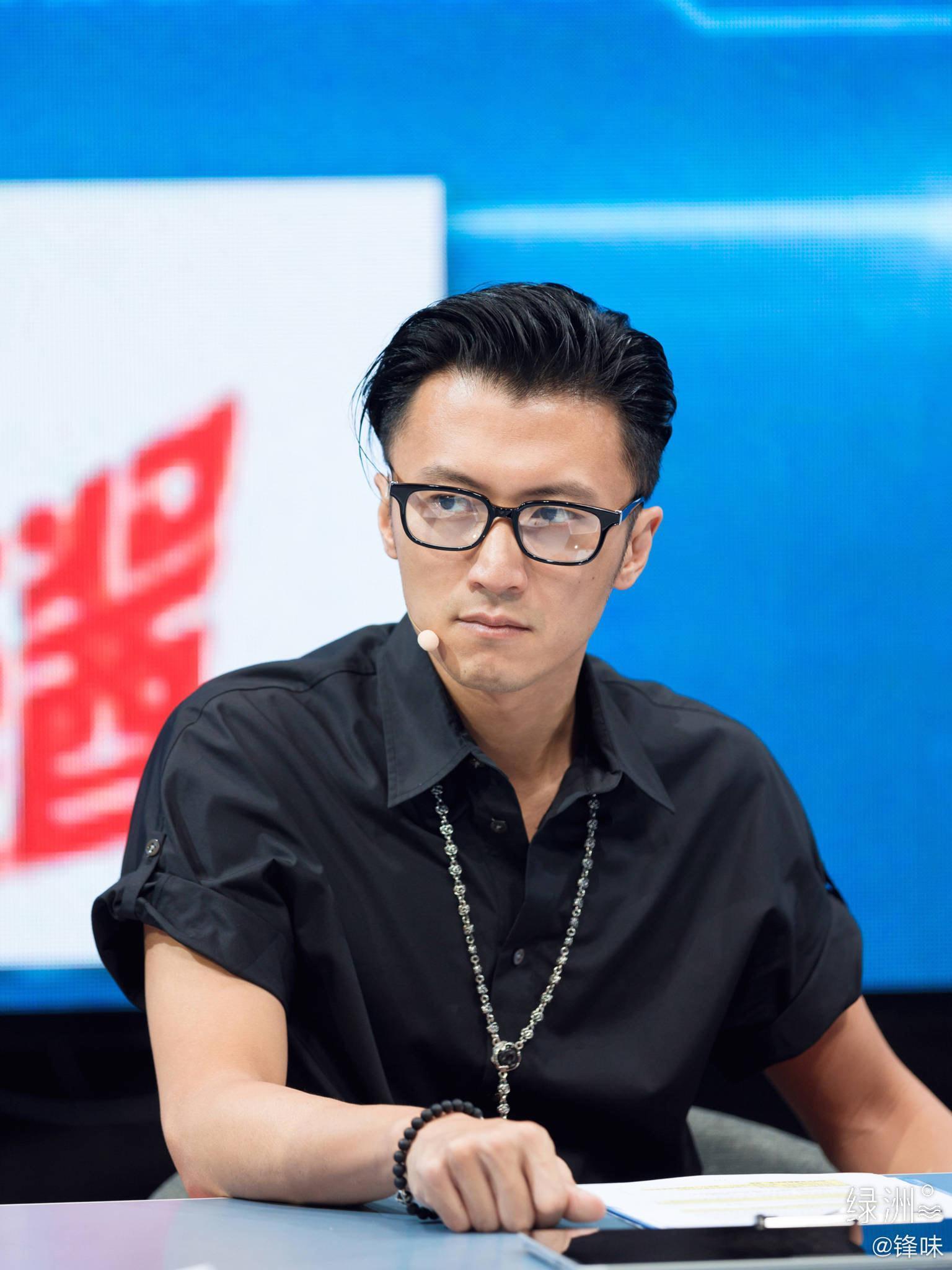 謝霆鋒與張栢芝離婚後,每月付38萬給妻兒生活費。(翻攝謝霆鋒微博)