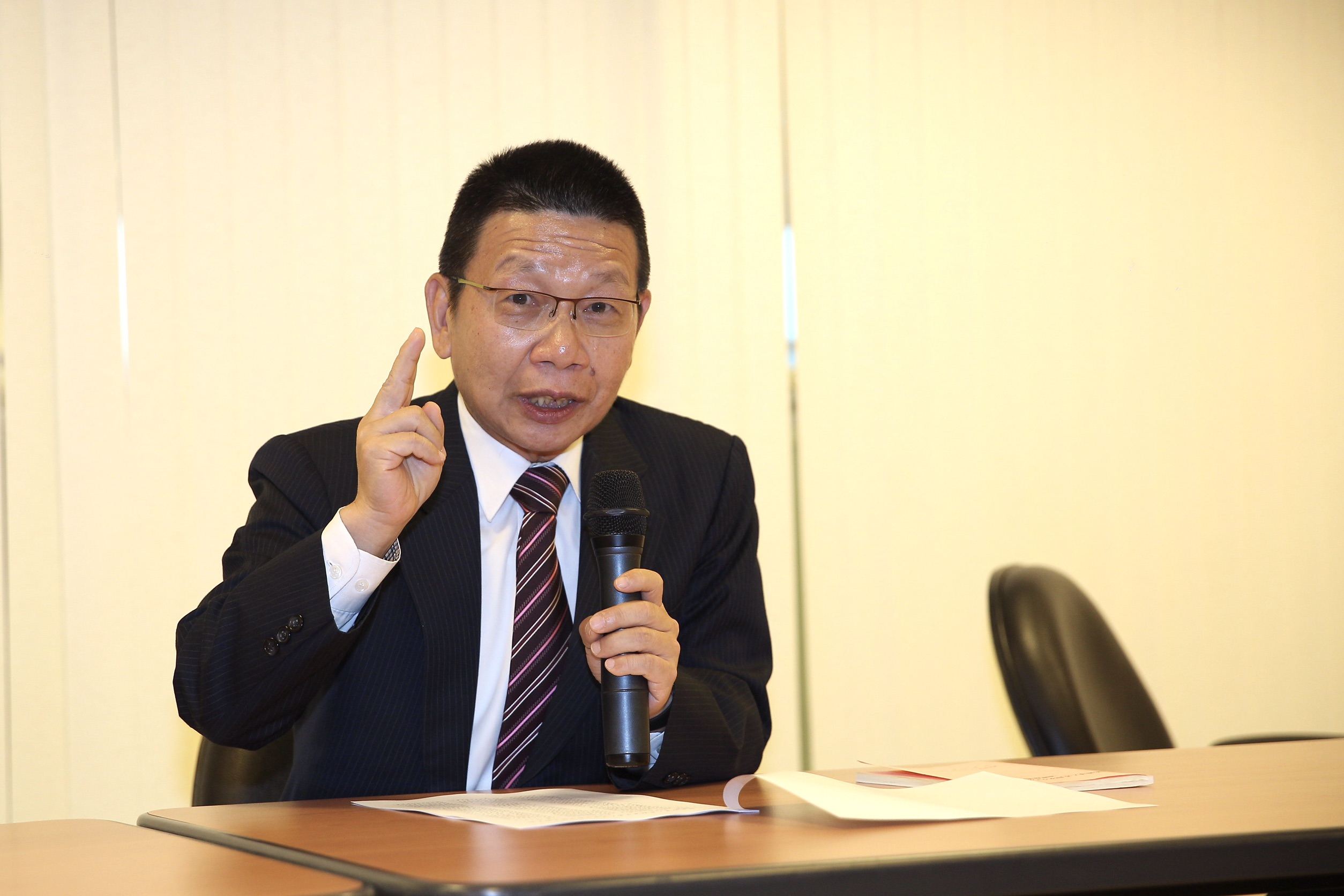 投保中心董事長邱欽庭宣布，將對大同董事長林郭文艷提解任訴訟。