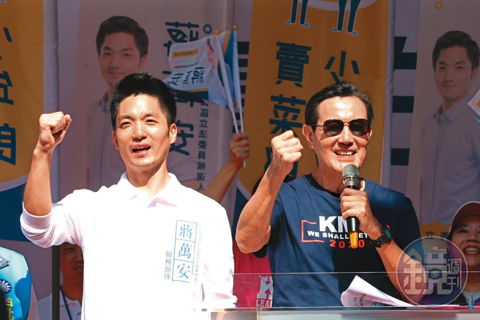 馬英九(右)近來多次對九二共識發表談話,意在表達對江啟臣的兩岸路線不滿。