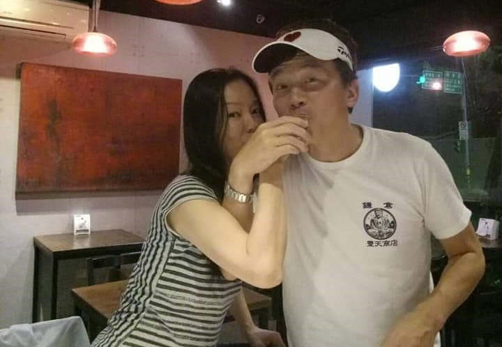 狄鶯和孫鵬6日慶祝結婚紀念日，在內湖餐廳開趴。（翻攝自狄鶯臉書）