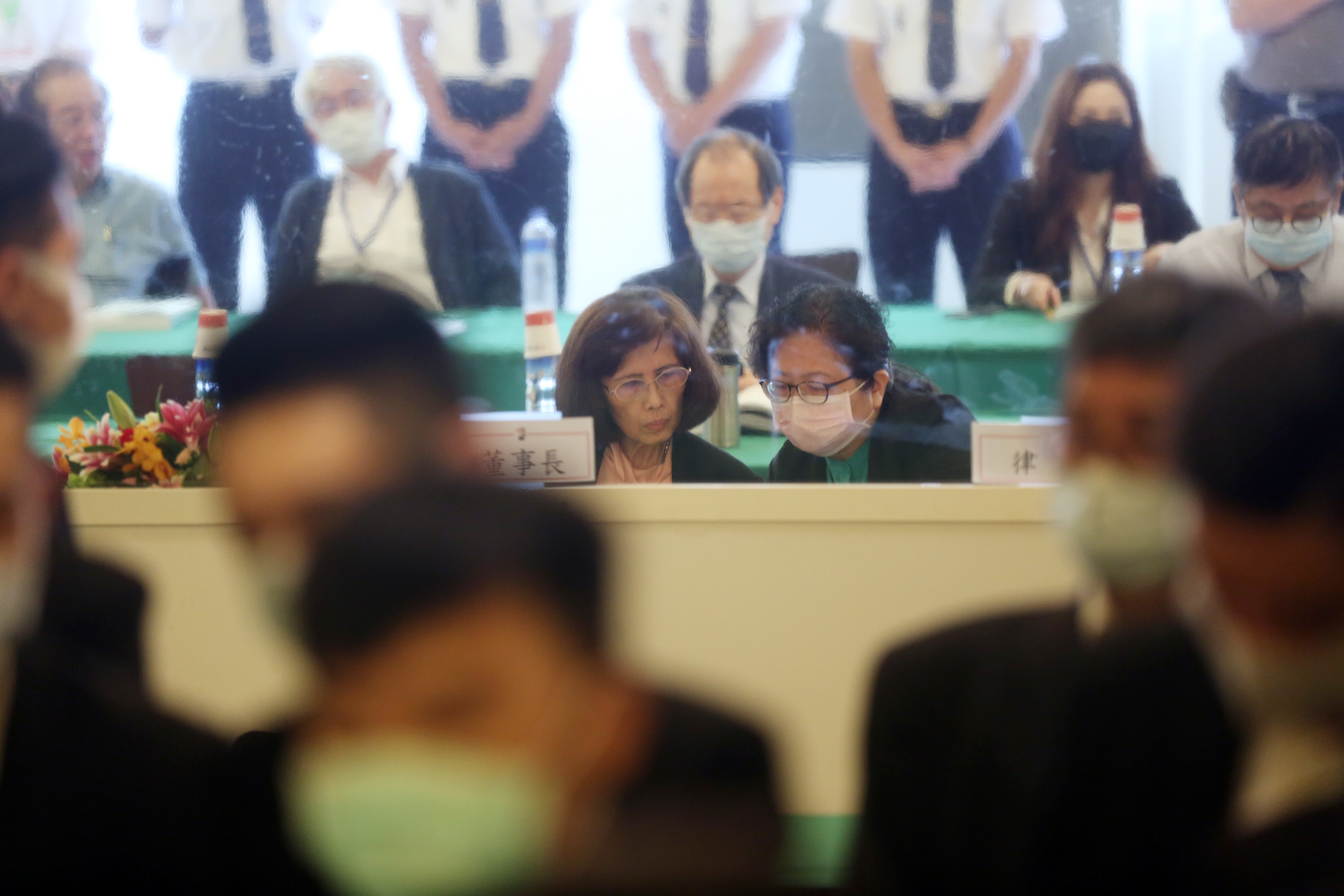 林郭文艷使用粗暴做法引發社會輿論反彈，未來恐怕還有許多難題要面對。