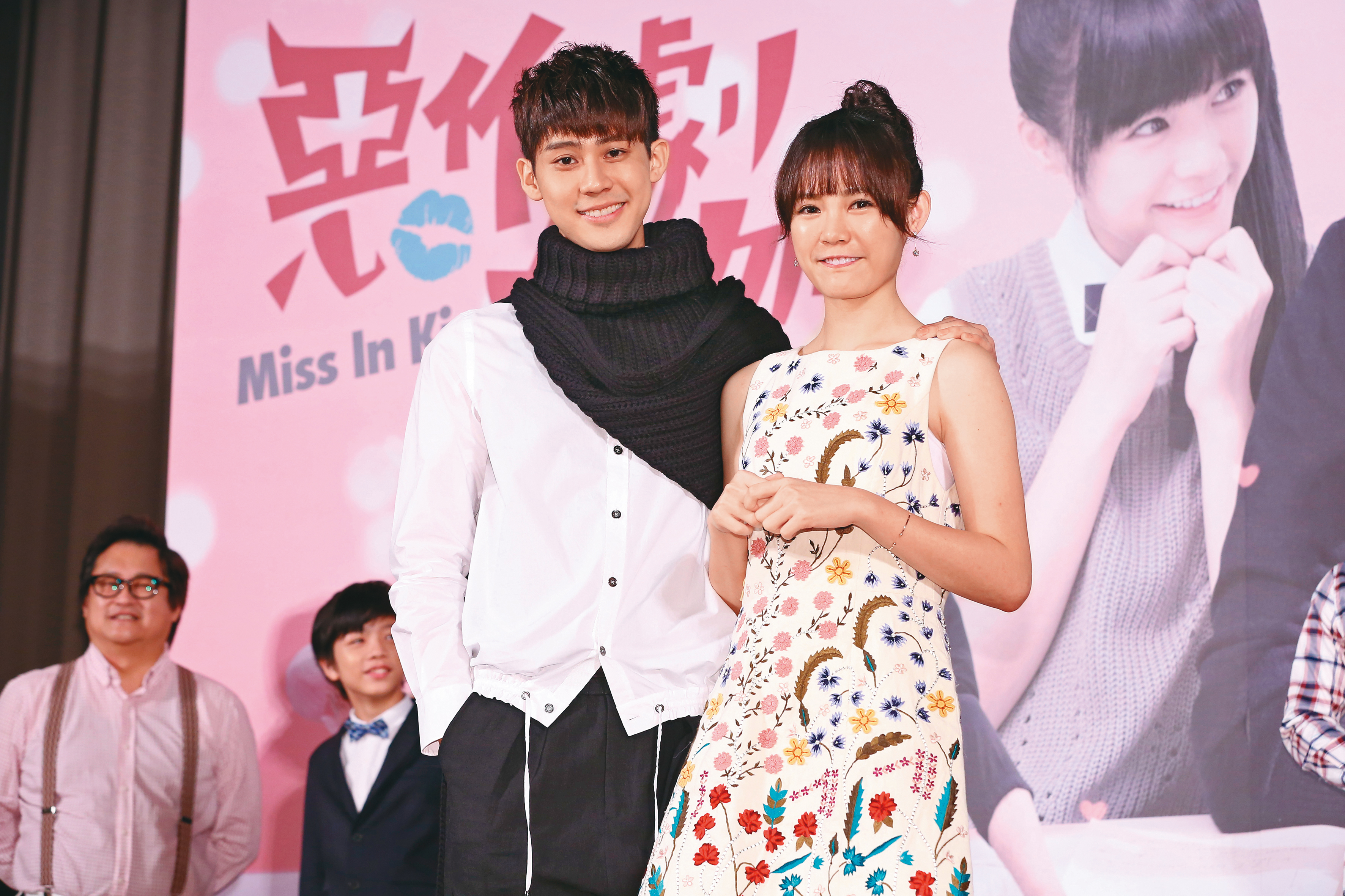 吳心緹（右）在吳念軒之前，也跟如今的胡釋安一樣，賴進了李玉璽（左）家，隨後兩人戀情曝光。巧的是，李玉璽跟胡釋安都是星二代。