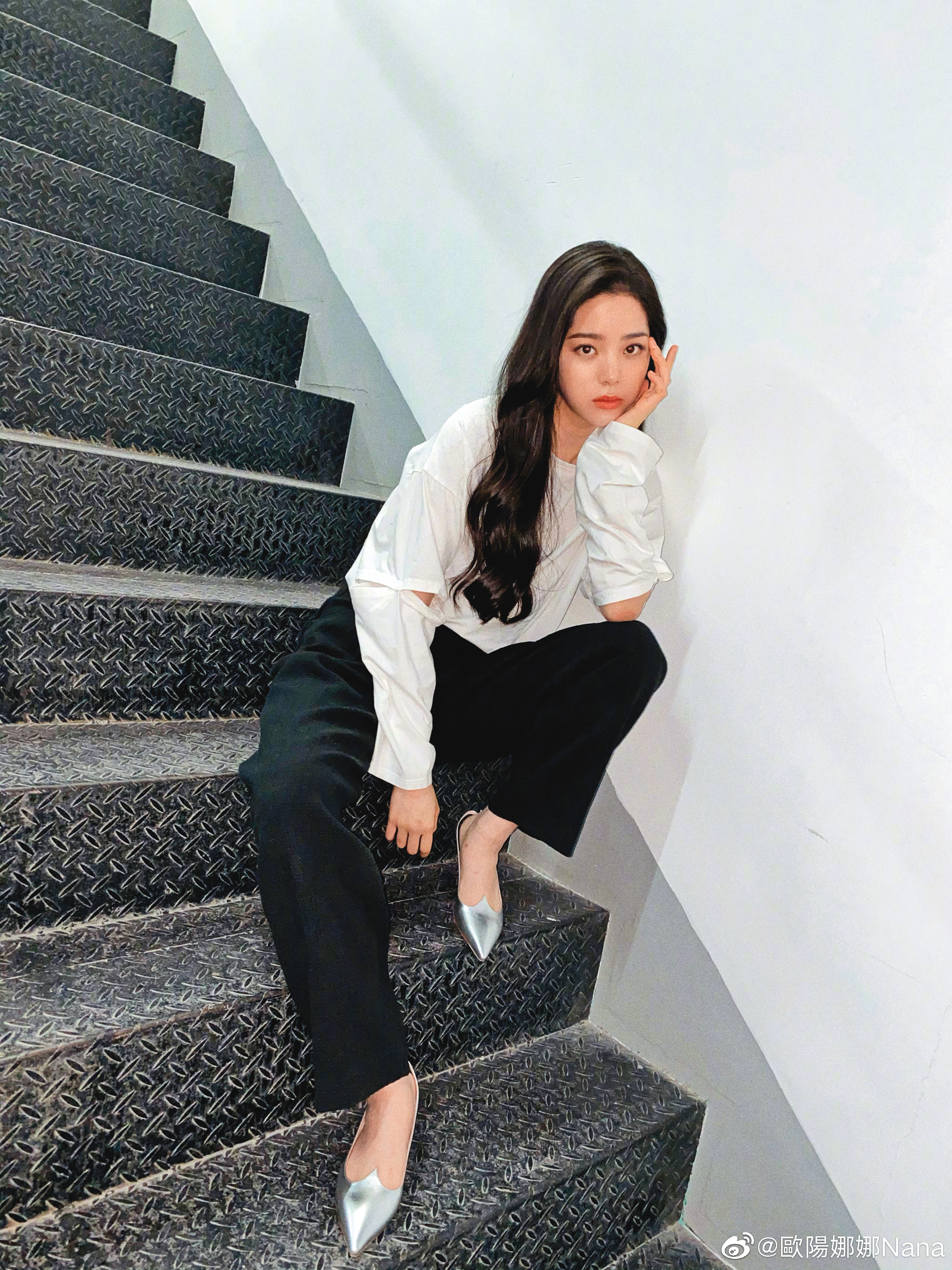 歐陽娜娜雖然李安與成龍的兒子都傳過曖昧，不過真正有愛的是陳凱歌的兒子陳飛宇。（翻攝歐陽娜娜微博）