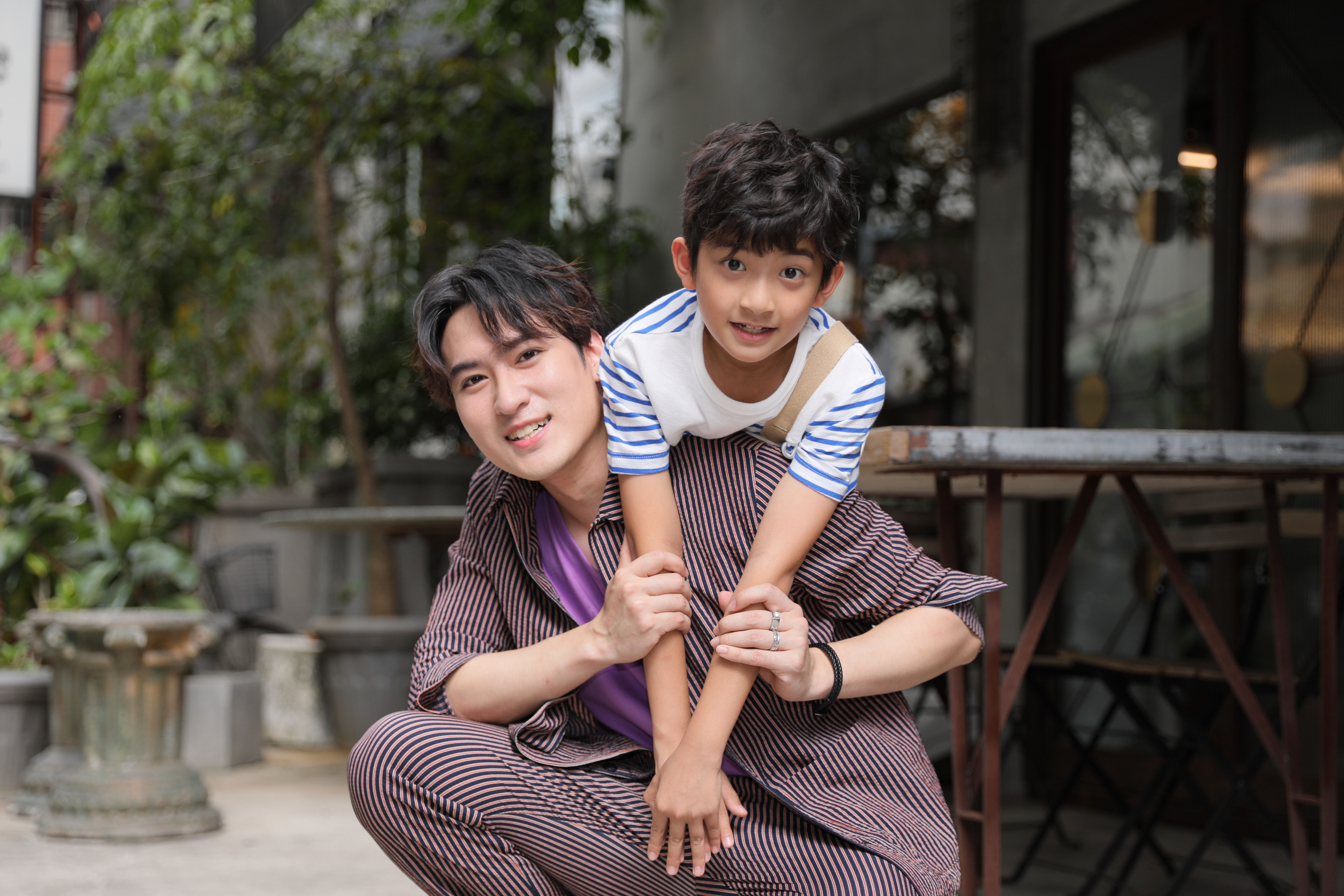 沈建宏擔任童星葉小毅的專屬經紀人。