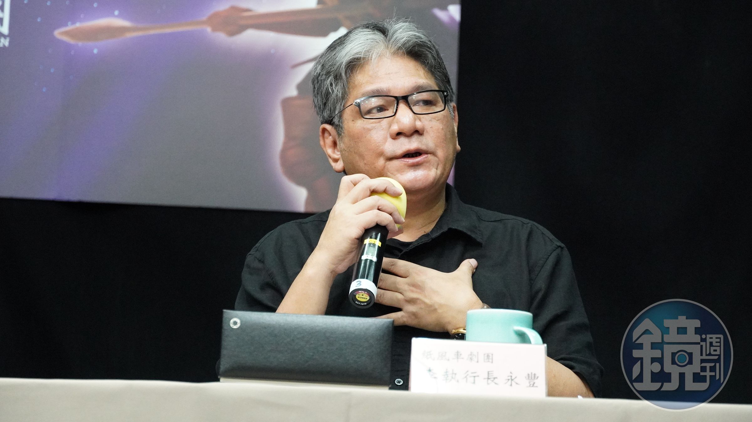 李永豐執行長希望大家能用買票方式支持紙風車與綠光劇團，更將關懷的愛心轉而支持台灣更需要幫助的公益團體。（紙風車劇團提供）