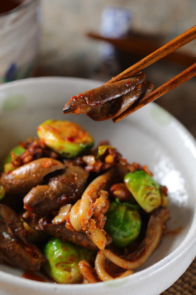 鑊氣包圍的「鰻魚肝炒自家辣油」 調味飽滿。（380元／份）