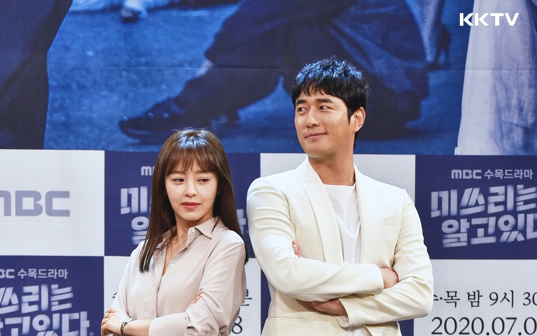 韓劇《她都知道》由姜成妍與趙漢善主演。（KKTV提供）