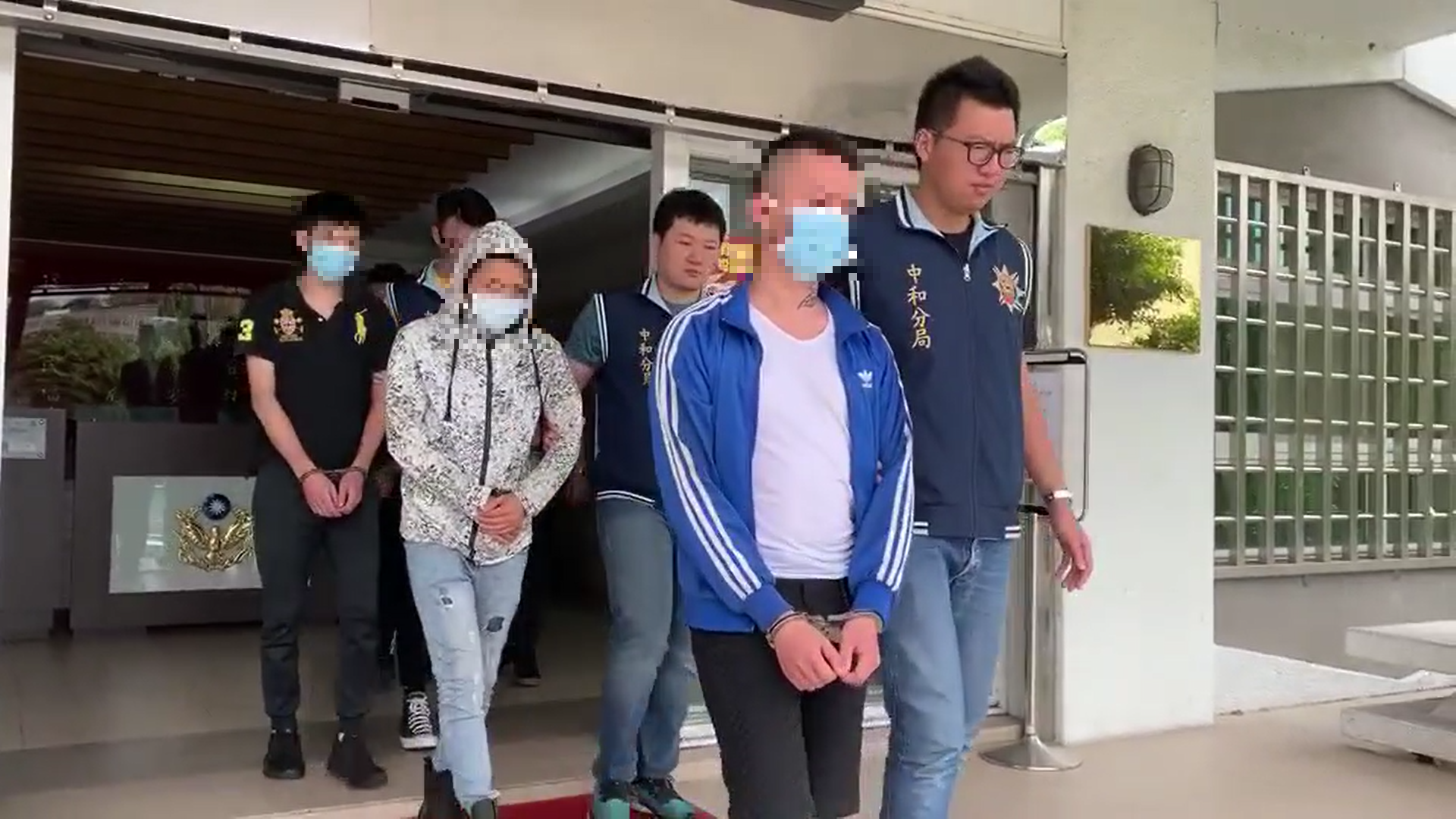 新北警大掃黑共逮捕幫派分子34人。(翻攝畫面)
