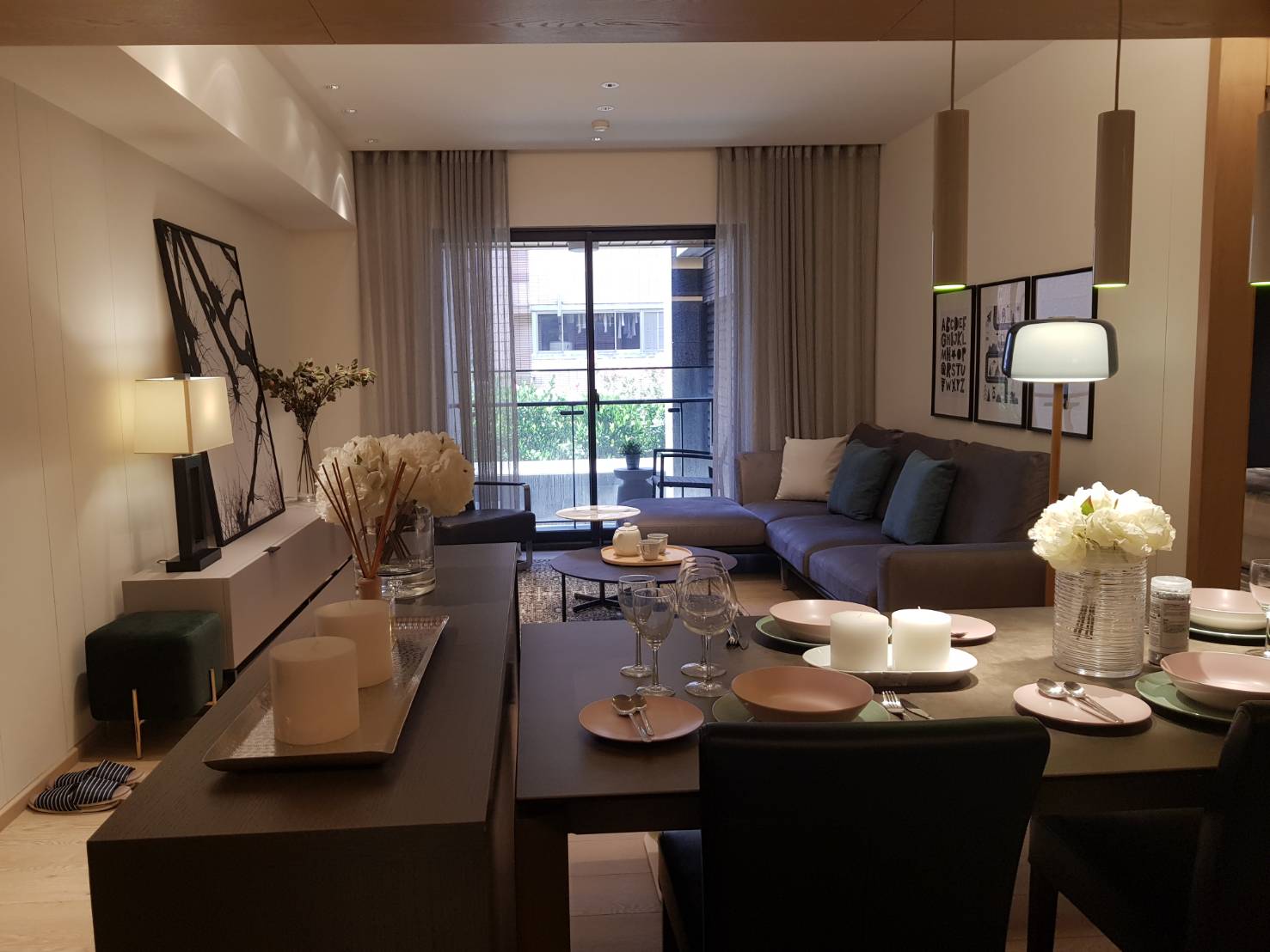 首鋼開發善於運用空間，將客餐廚3個空間聚集，省下的走道空間，可創造多出數坪的空間坪效。