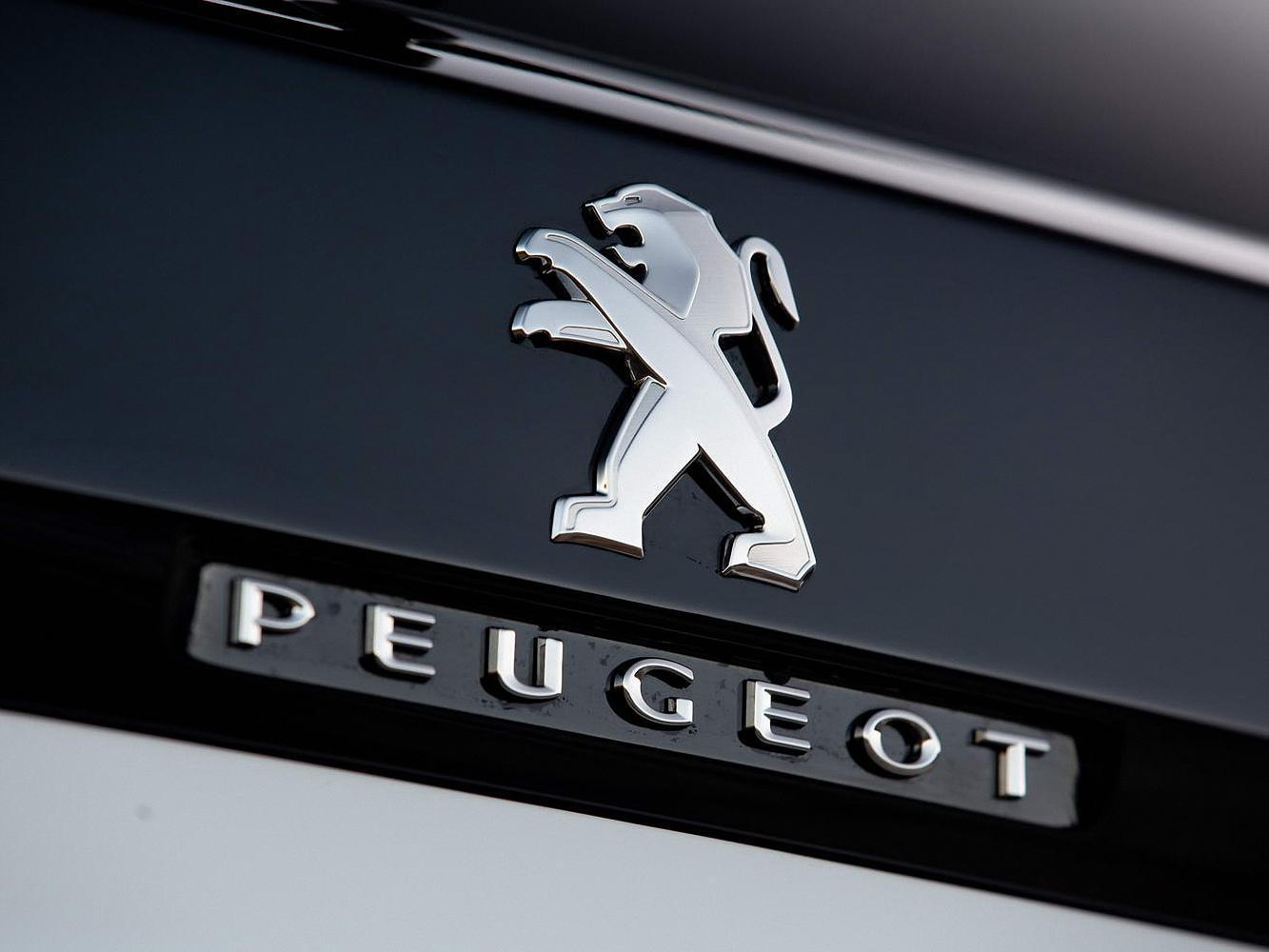 PEUGEOT威猛的雄獅廠徽，實在很難跟鋸子聯想在一起。