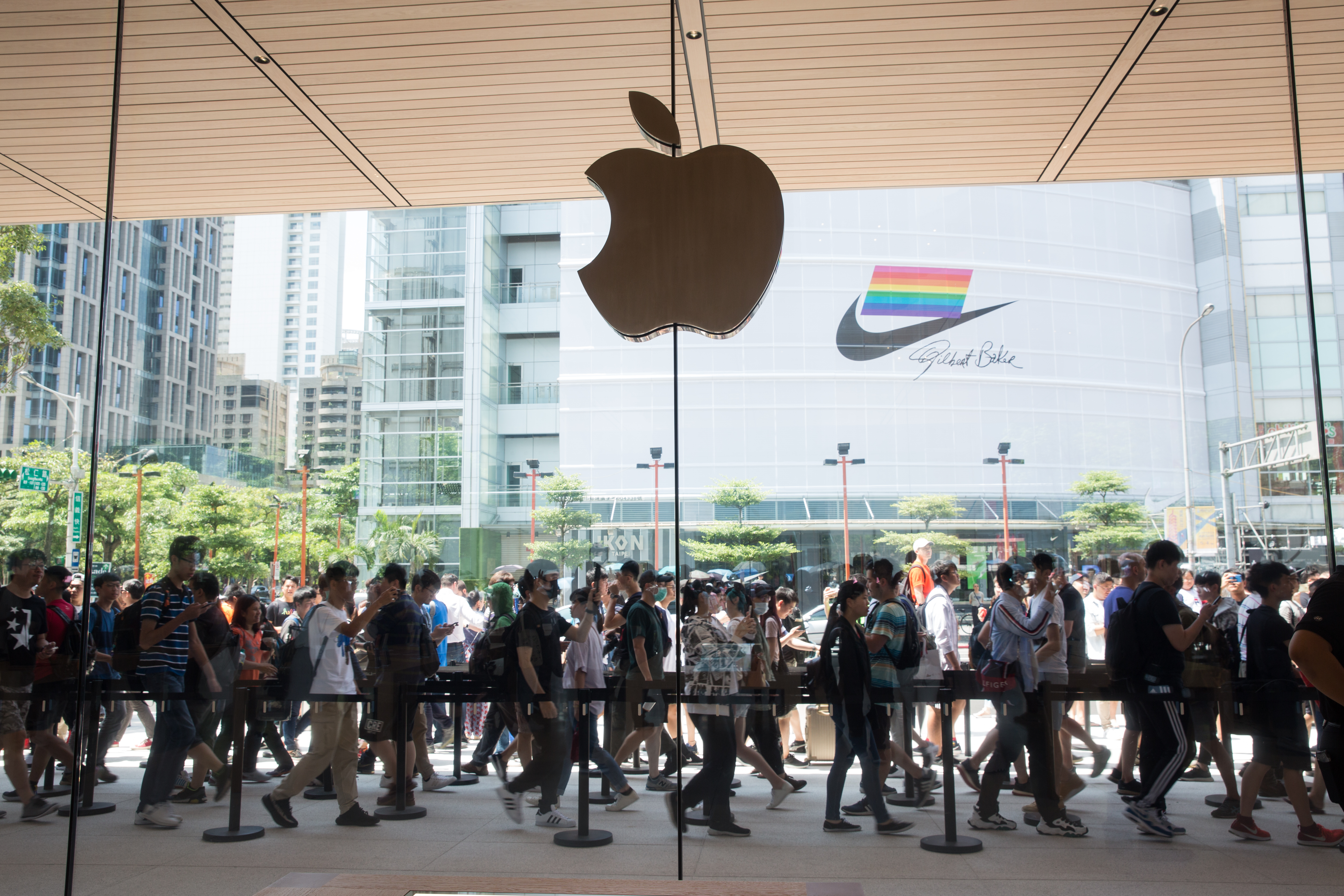 搭載5G的iPhone12將於9月問世，供應鏈面臨大洗牌。