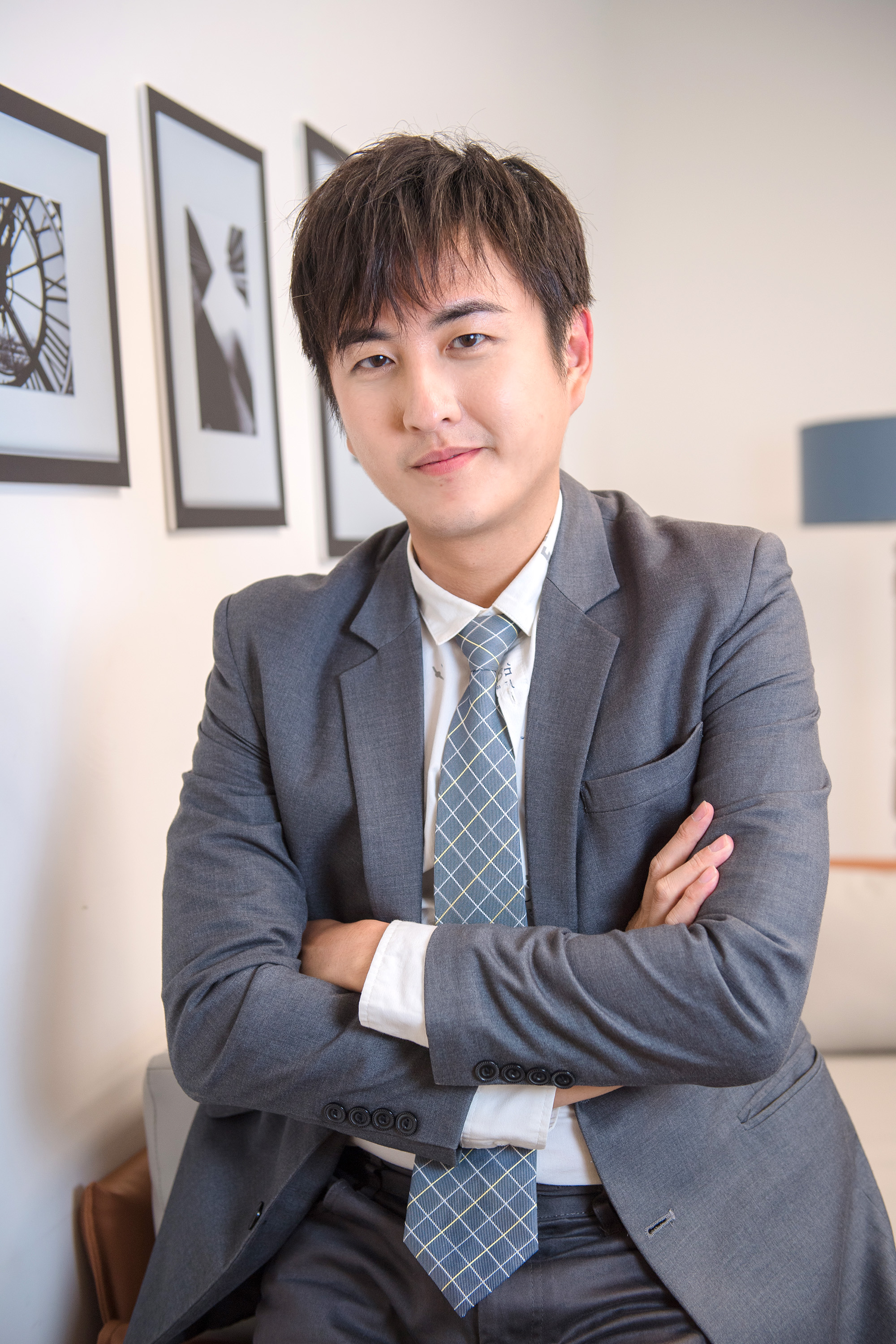黃靖倫日前接受LiTV線上影視專訪，透露這10年的人生起趺，如何從對憂鬱症走出來。（LiTV線上影視提拱）