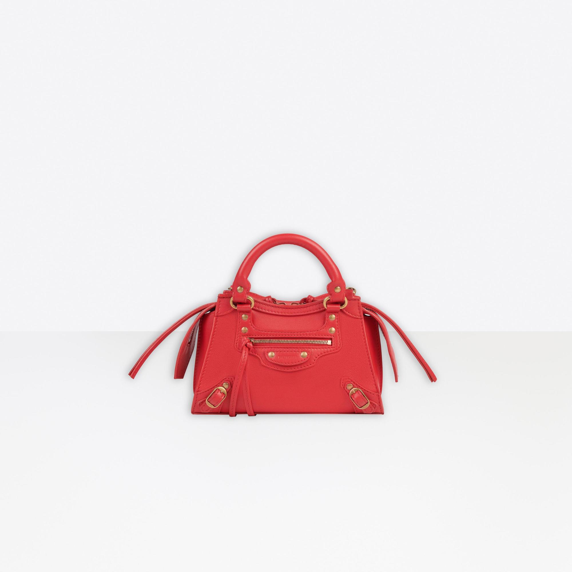 紅色迷你新款機車包,NT$59,000。(Balenciaga提供)