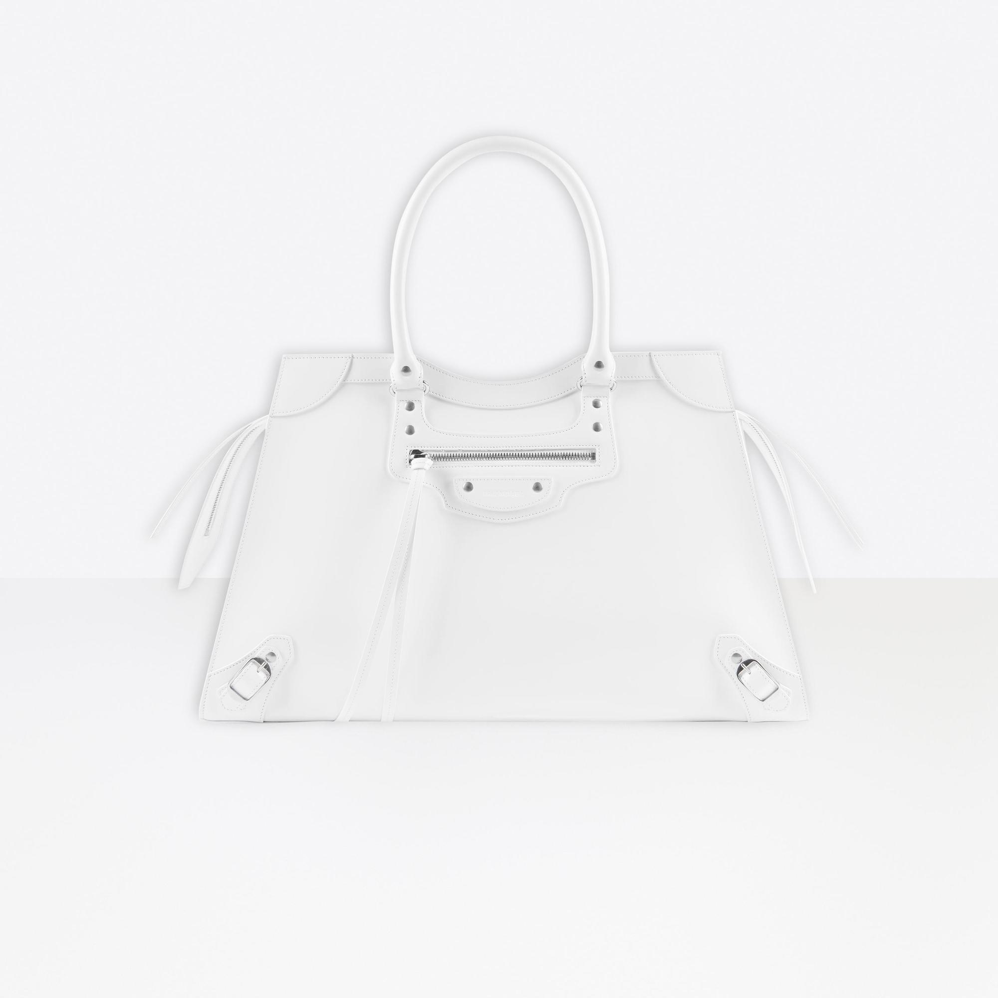 大型白色新款機車包,NT$78,850。(Balenciaga提供)