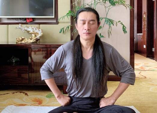 黃安除了武漢肺炎，最關心的就是長江洪汛，希望大家都好好的。（翻攝自黃安微博）