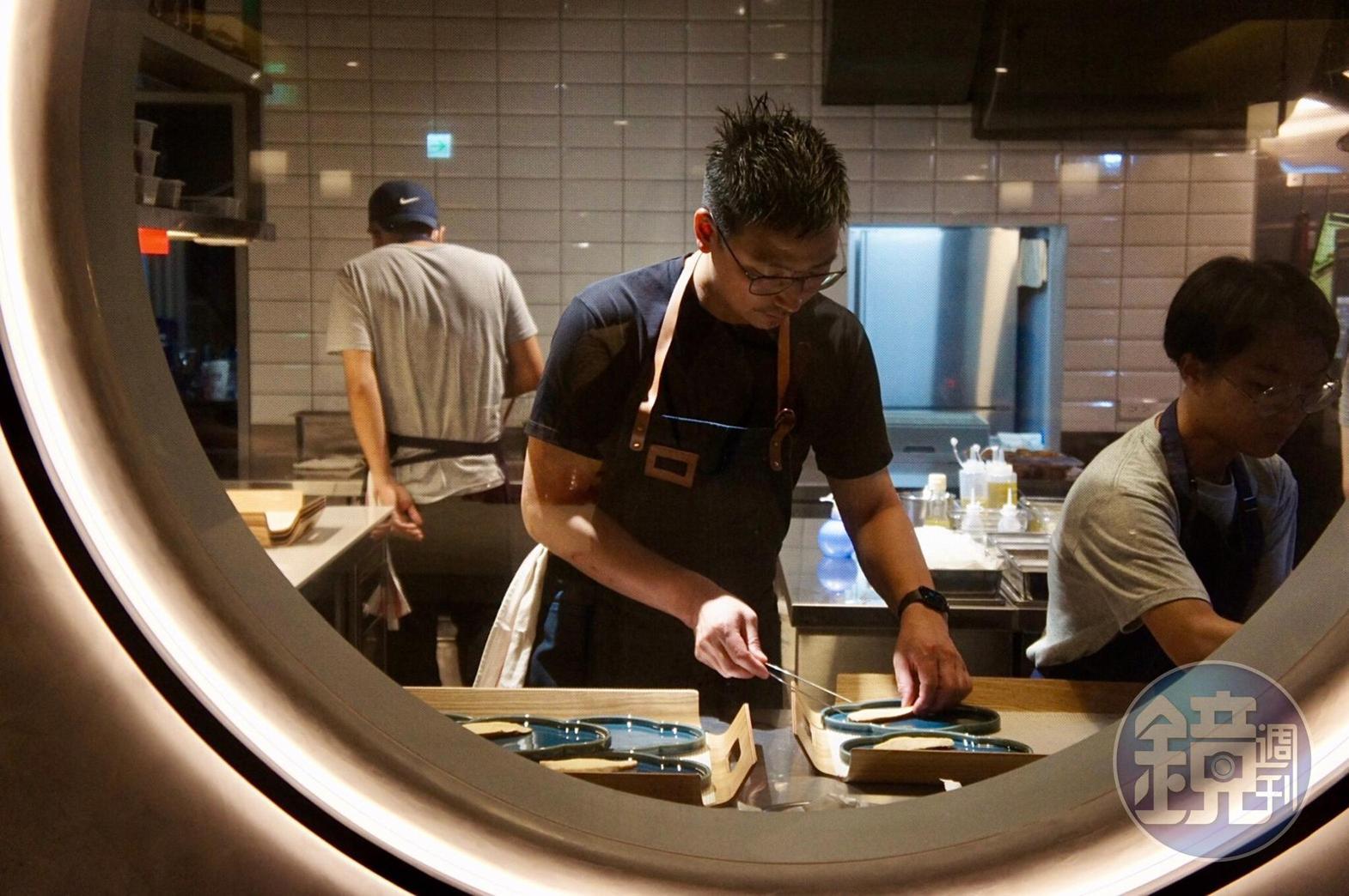 主廚翁士峻(Vincent)重新復出,端出中菜滋味的西式Casual Fine Dining。